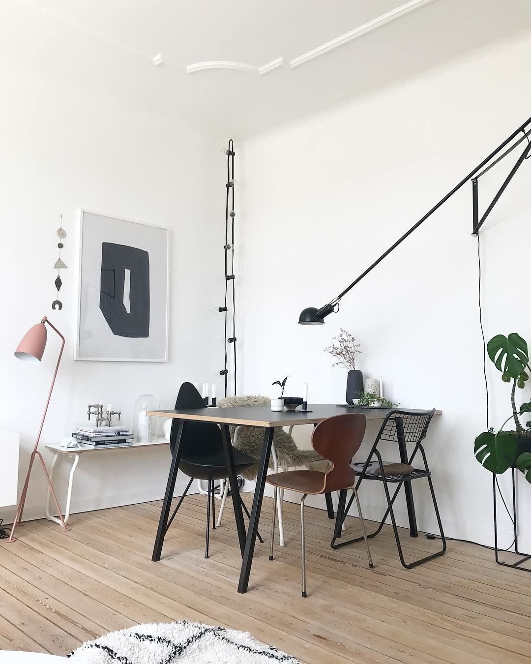 Aella Modern Minimalist Long Arm Wall Lamp