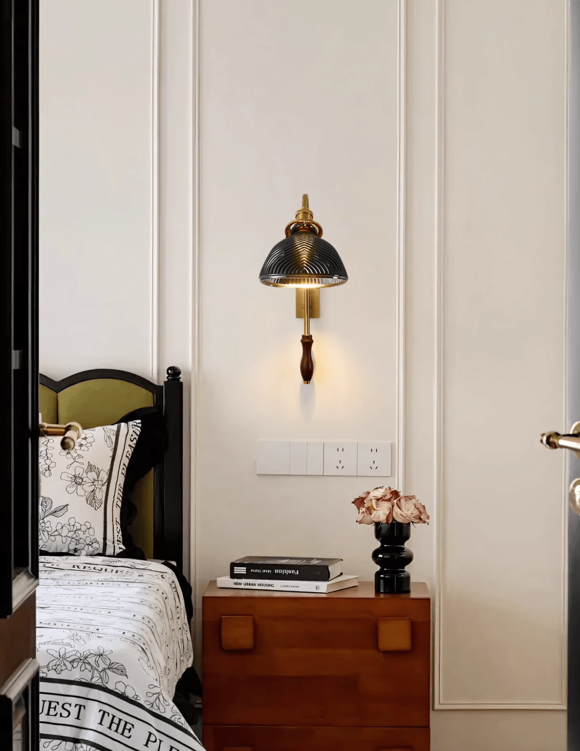 Alaric Modern Metal Glass Wall Lamp