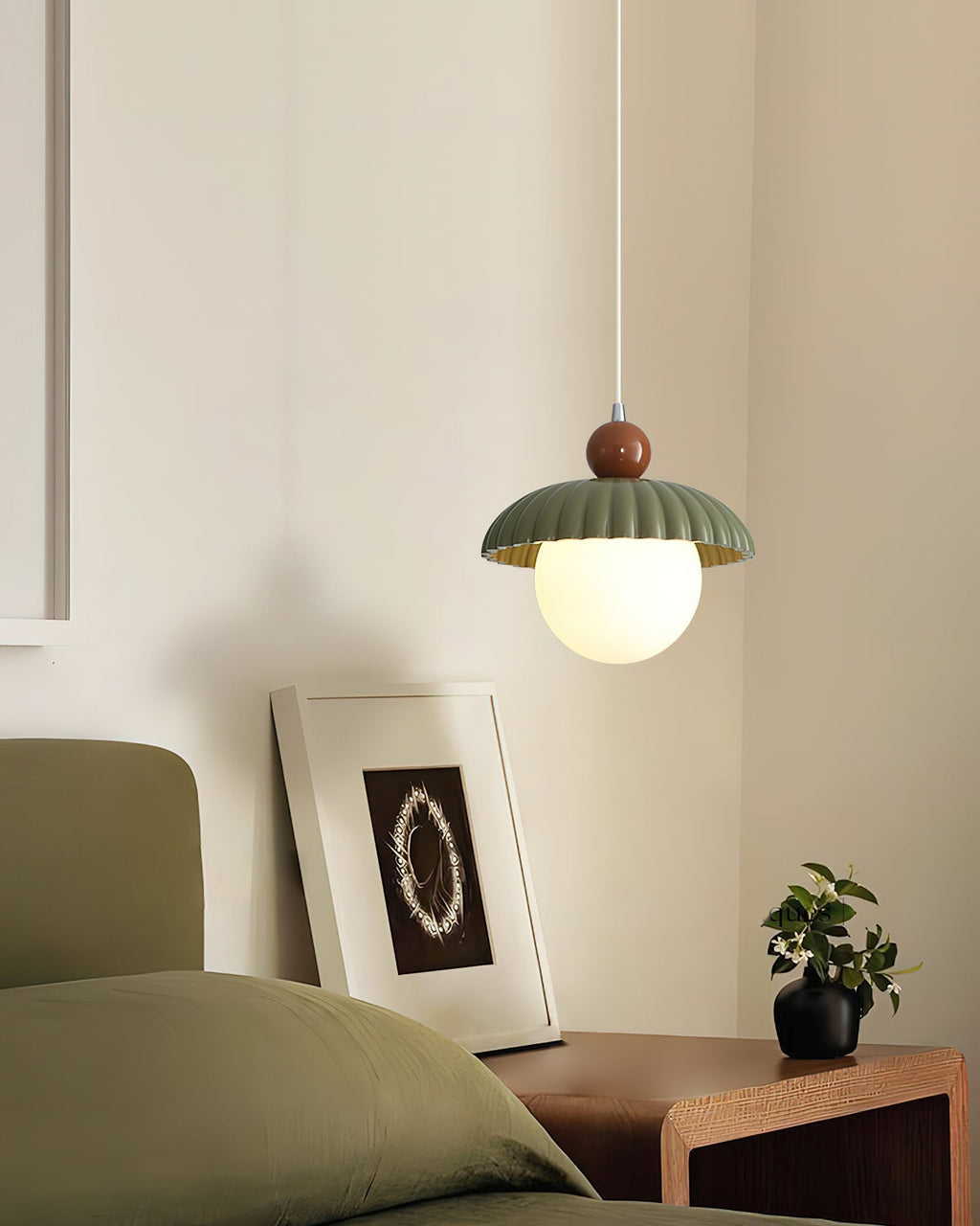 Alien Retro Charm Pendant Light
