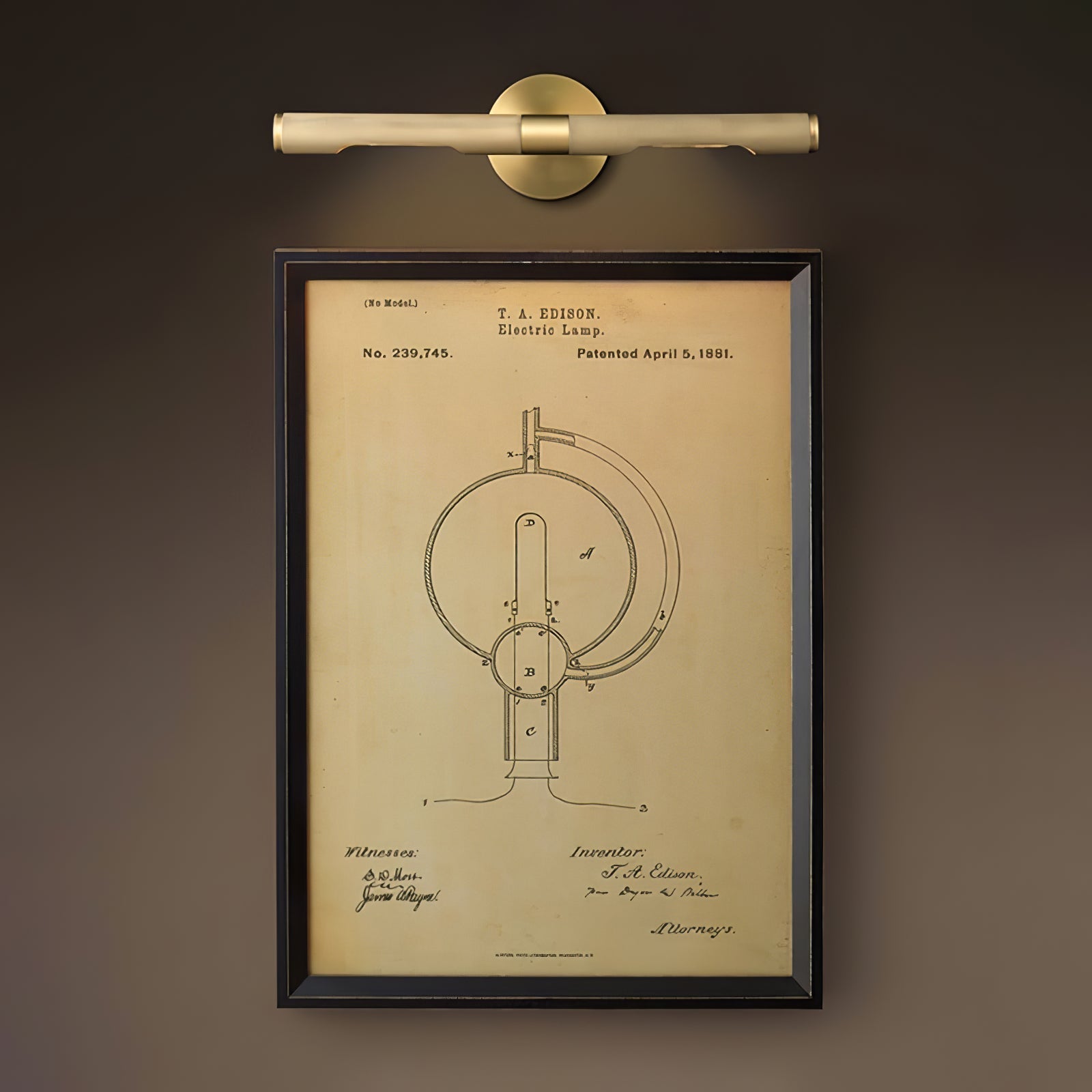 Solvain Modern Brass LED Wall Light