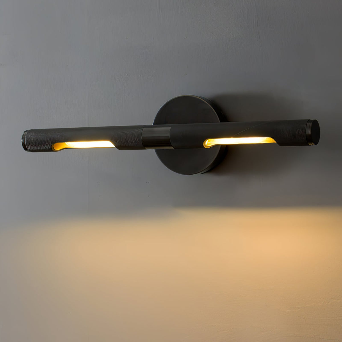 Solvain Modern Brass LED Wall Light