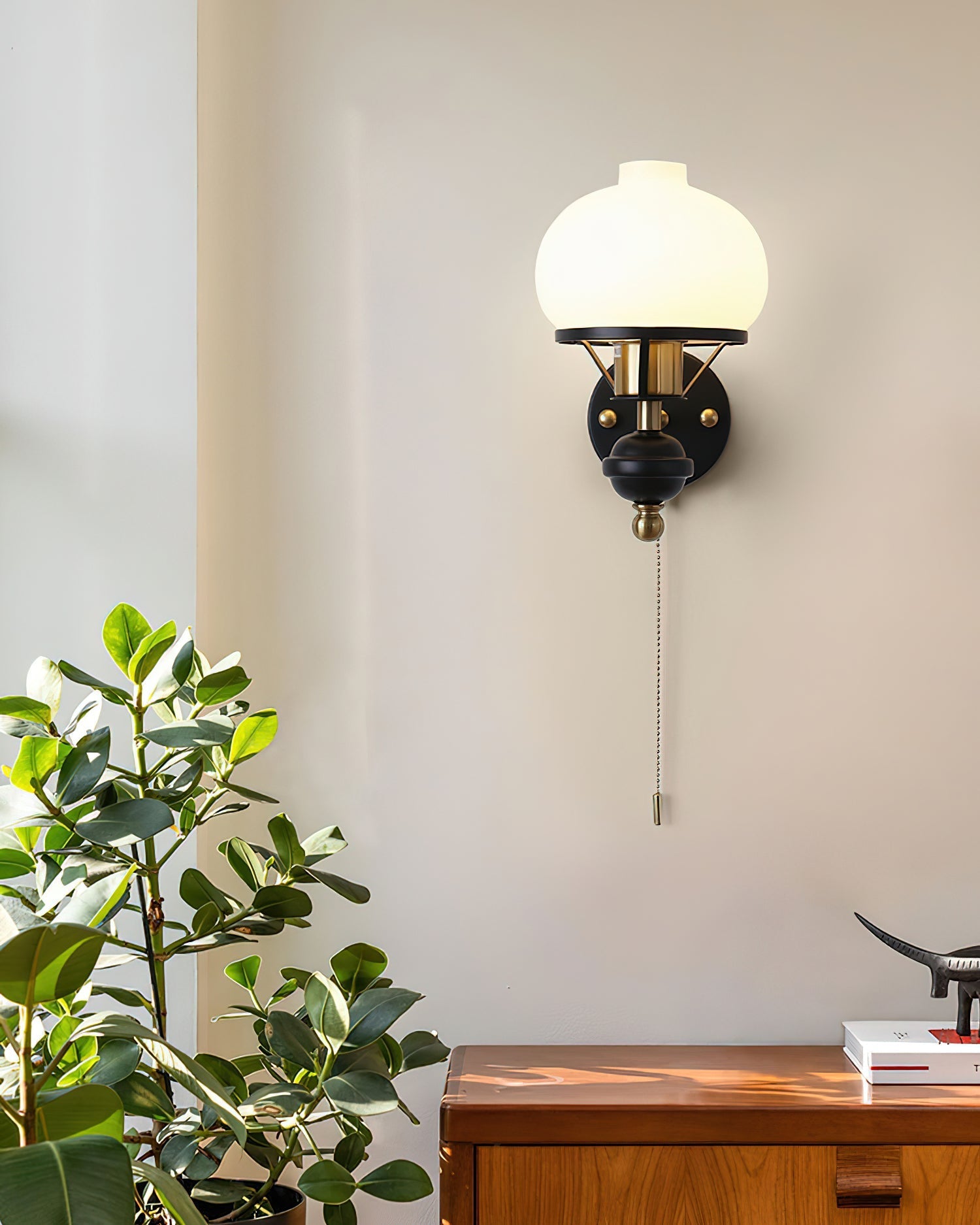 Aurum Balck Wall Light  pull-chain switch