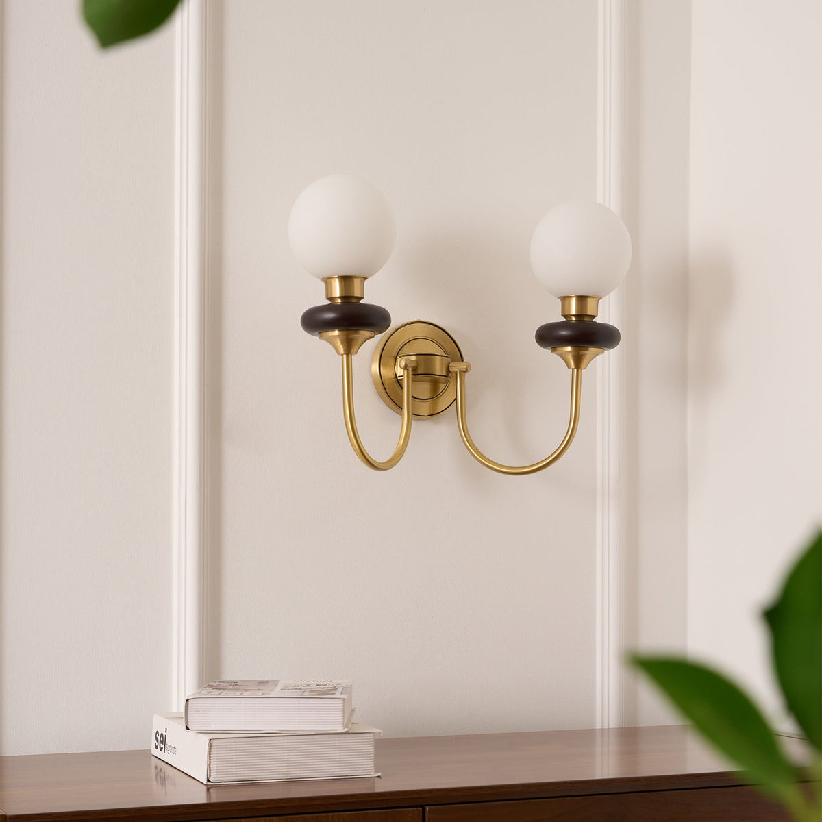 Perry Wall Lamp Premium Nordic Art Walnut Glass