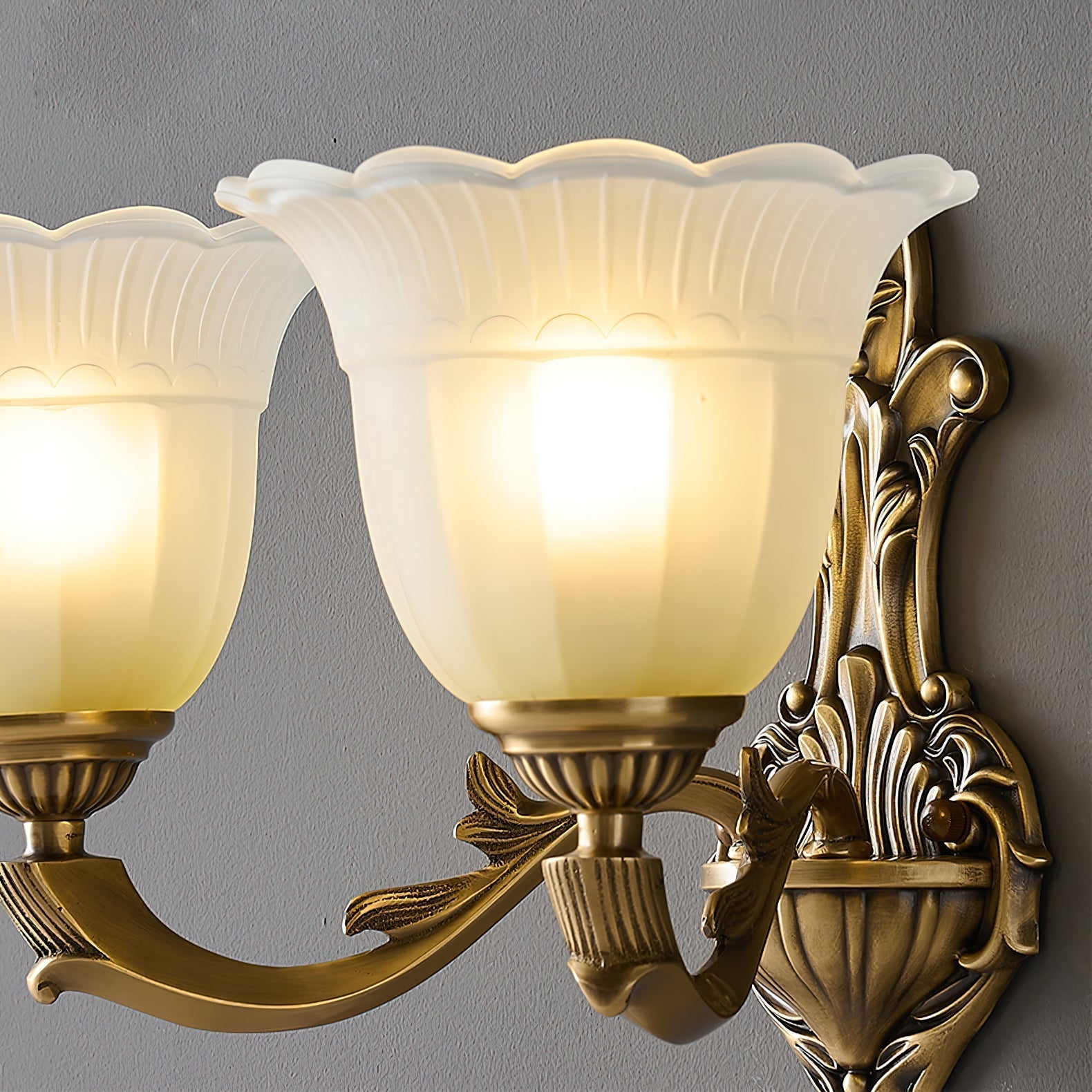 Sifuvyd Luxury Flower Brass Glass Sconce