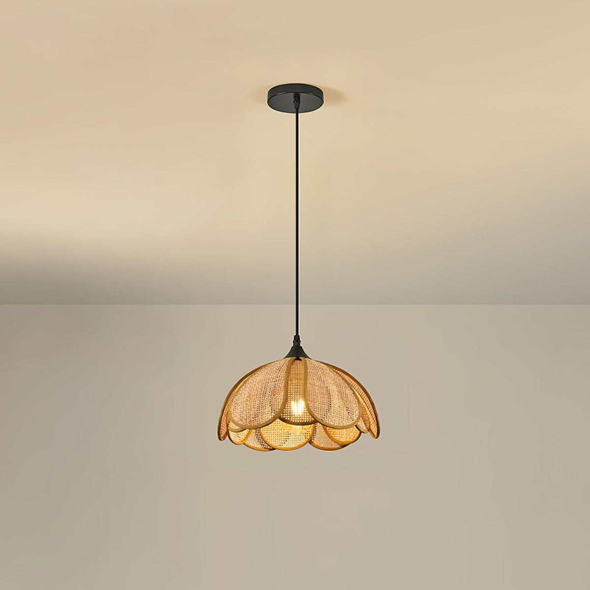 Eurvinel Elegance Bloom Rattan Fabric Pendant Lamp