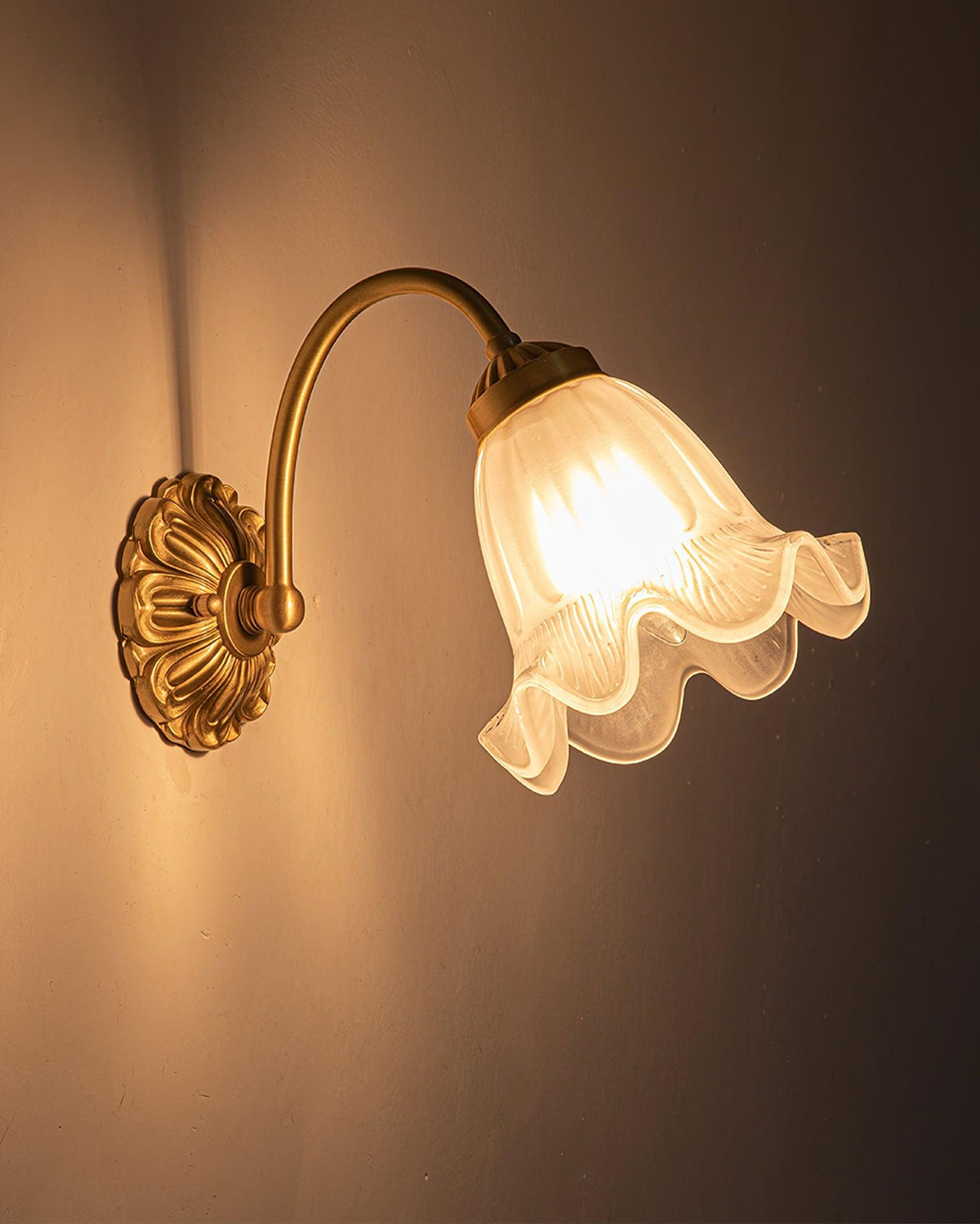Florer Vintage Glass Sconce