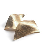Alnoror Sculptural Gold Pendant Light