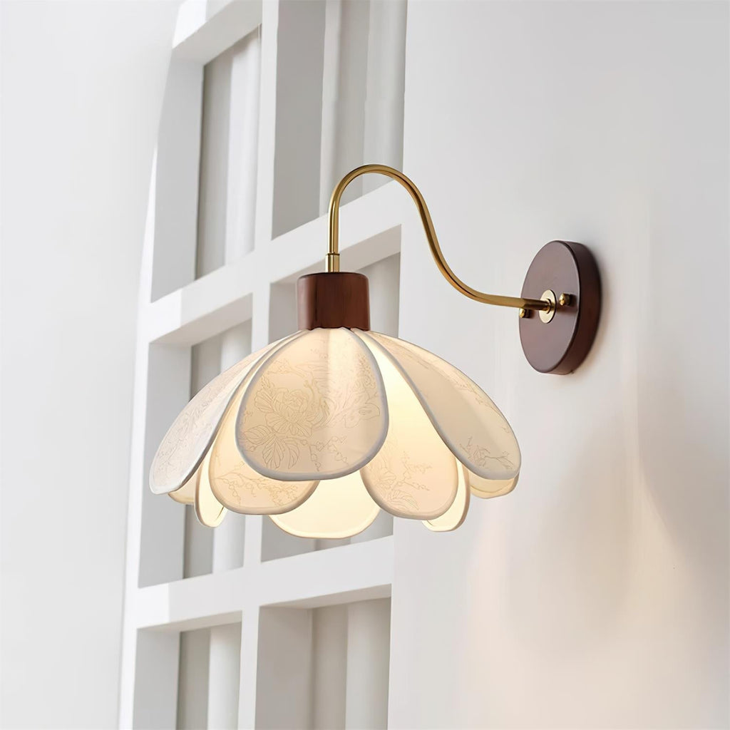 Ritta Vintage Floral Wall Lamp