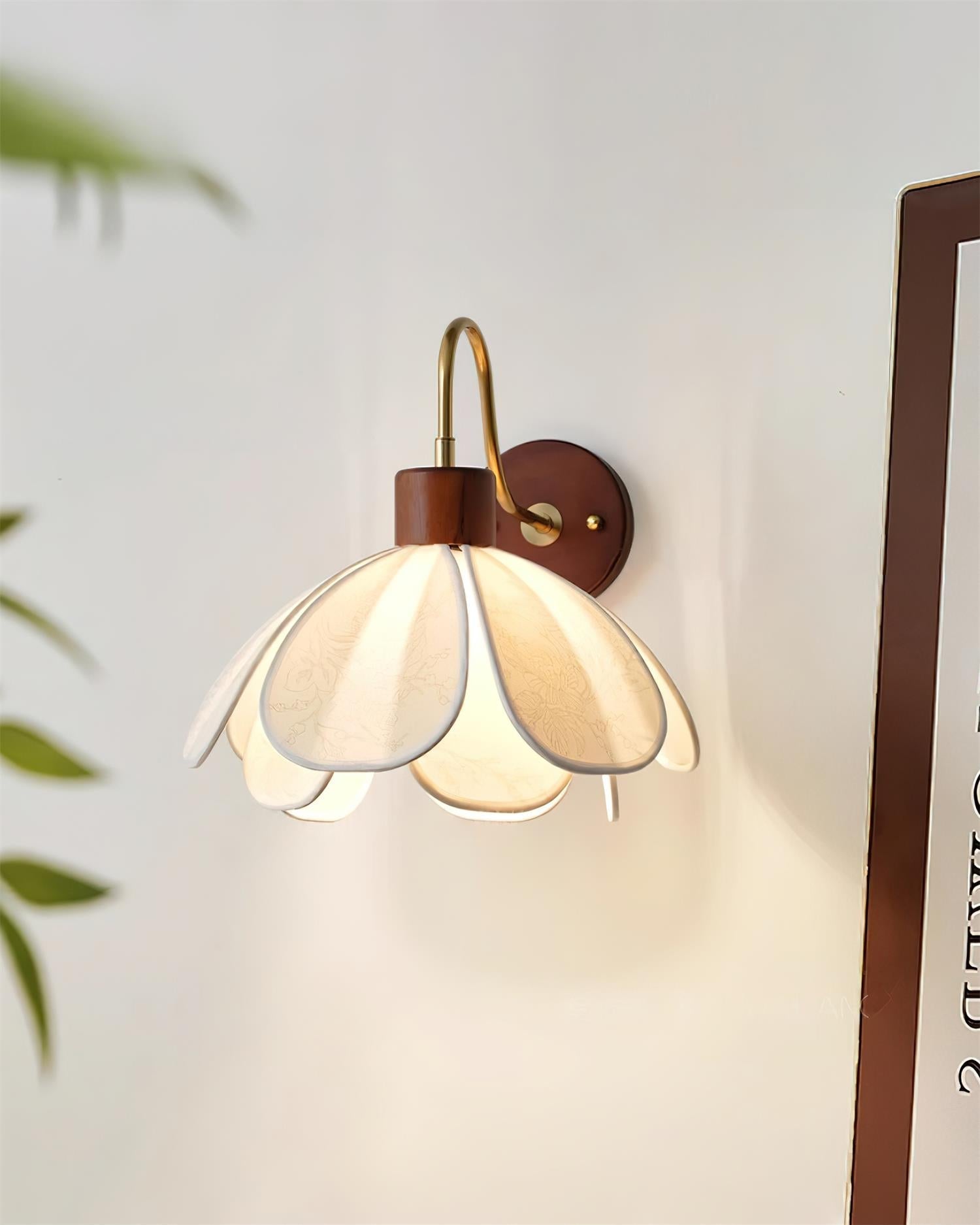 Florayne Vintage Floral Glass Wall Lamp
