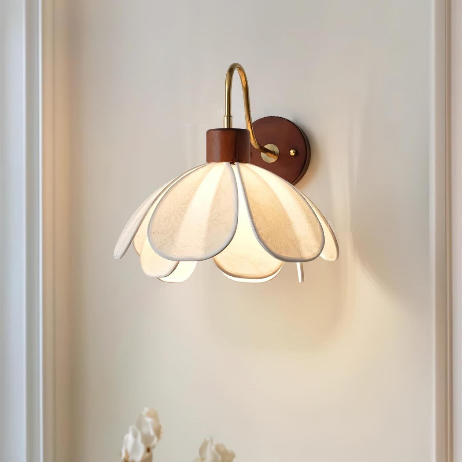 Ritta Vintage Floral Wall Lamp