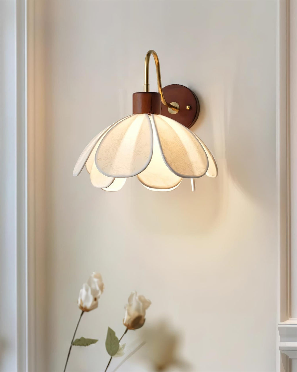 Florayne Vintage Floral Glass Wall Lamp