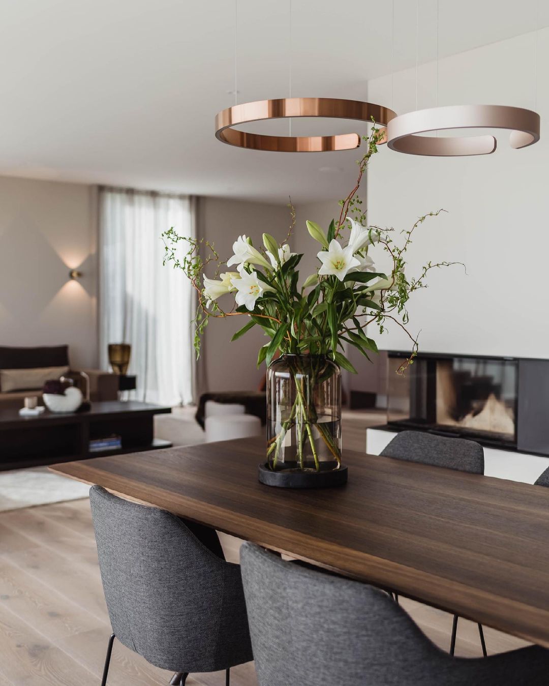 Zelaeora Modern Minimalist Chandelier