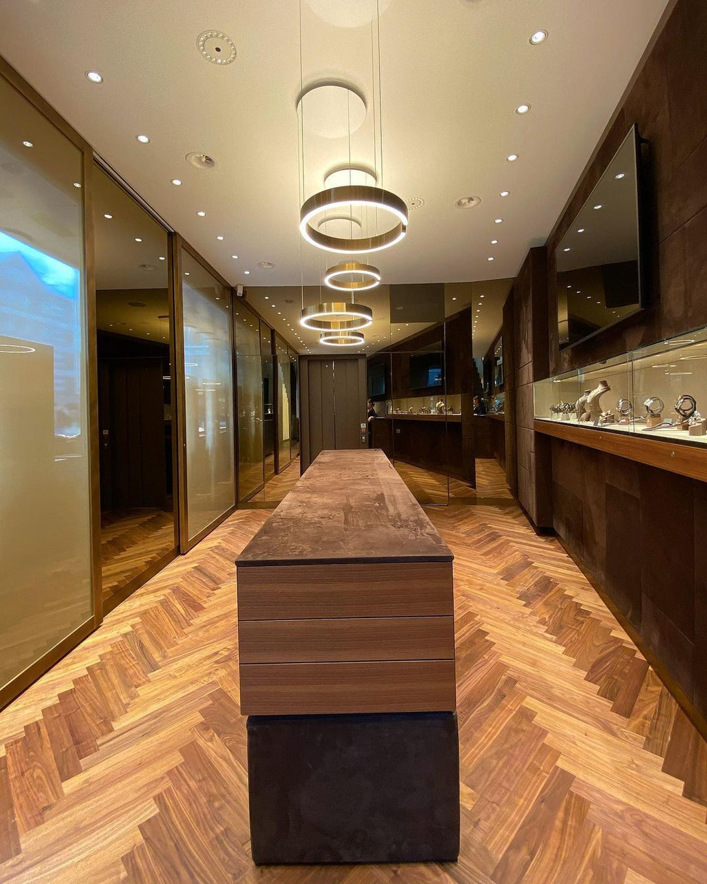 Zelaeora Modern Minimalist Chandelier