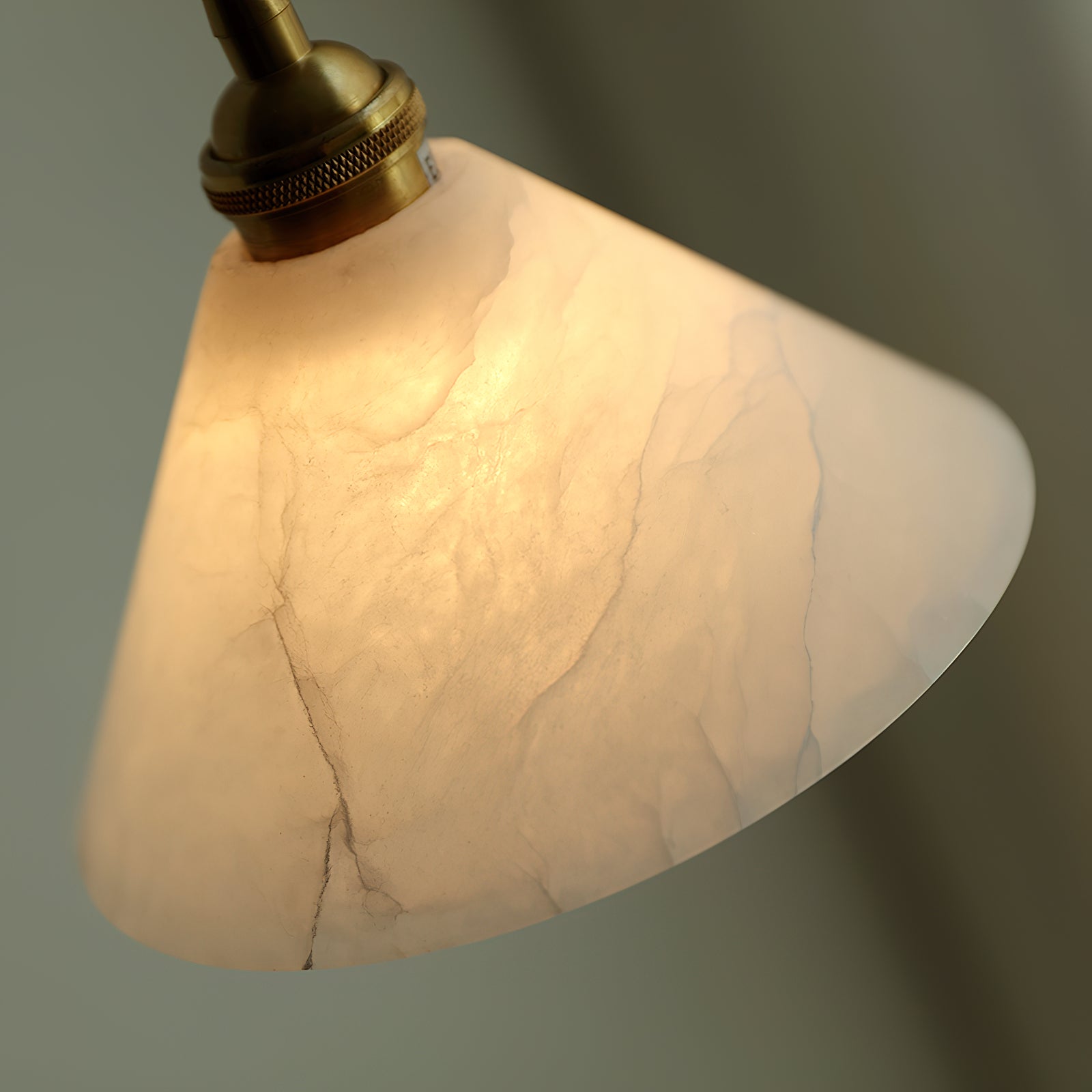 Xen Modern Minimalist Brass Alabaster Pendant Lamp