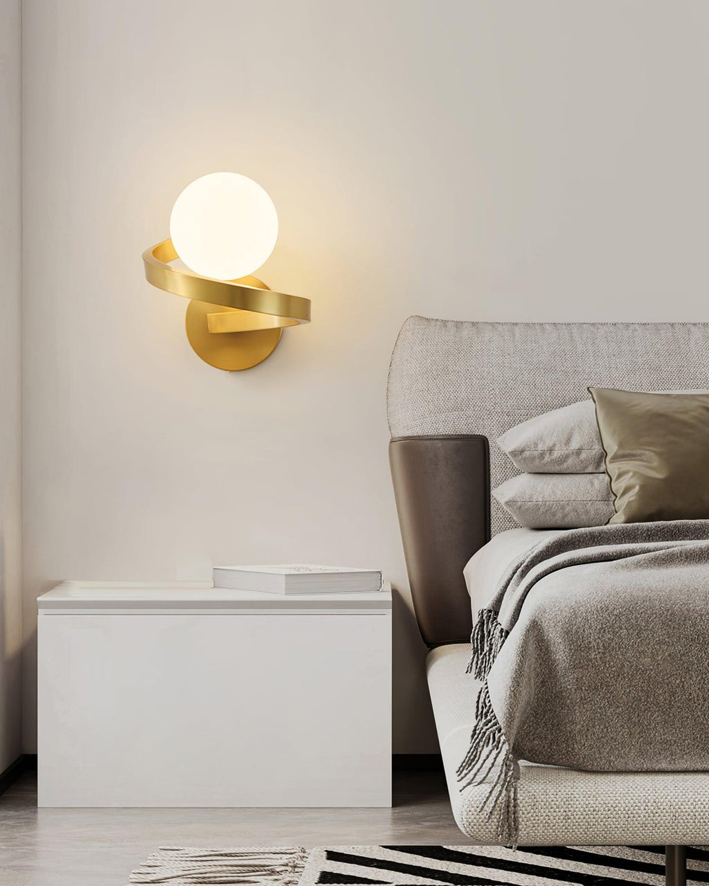 Curved Wall Lamp Brass Spiral