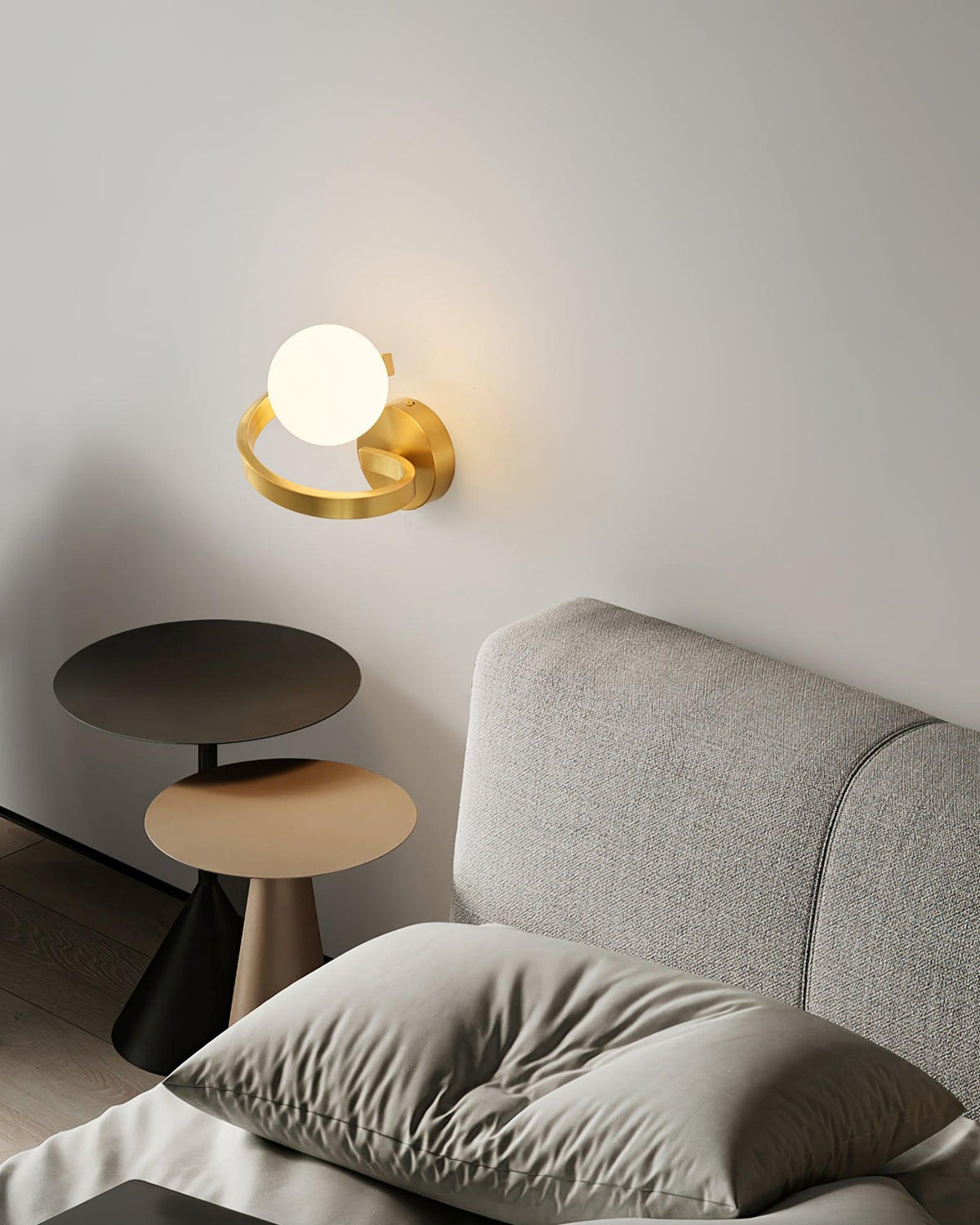 Curved Wall Lamp Brass Spiral
