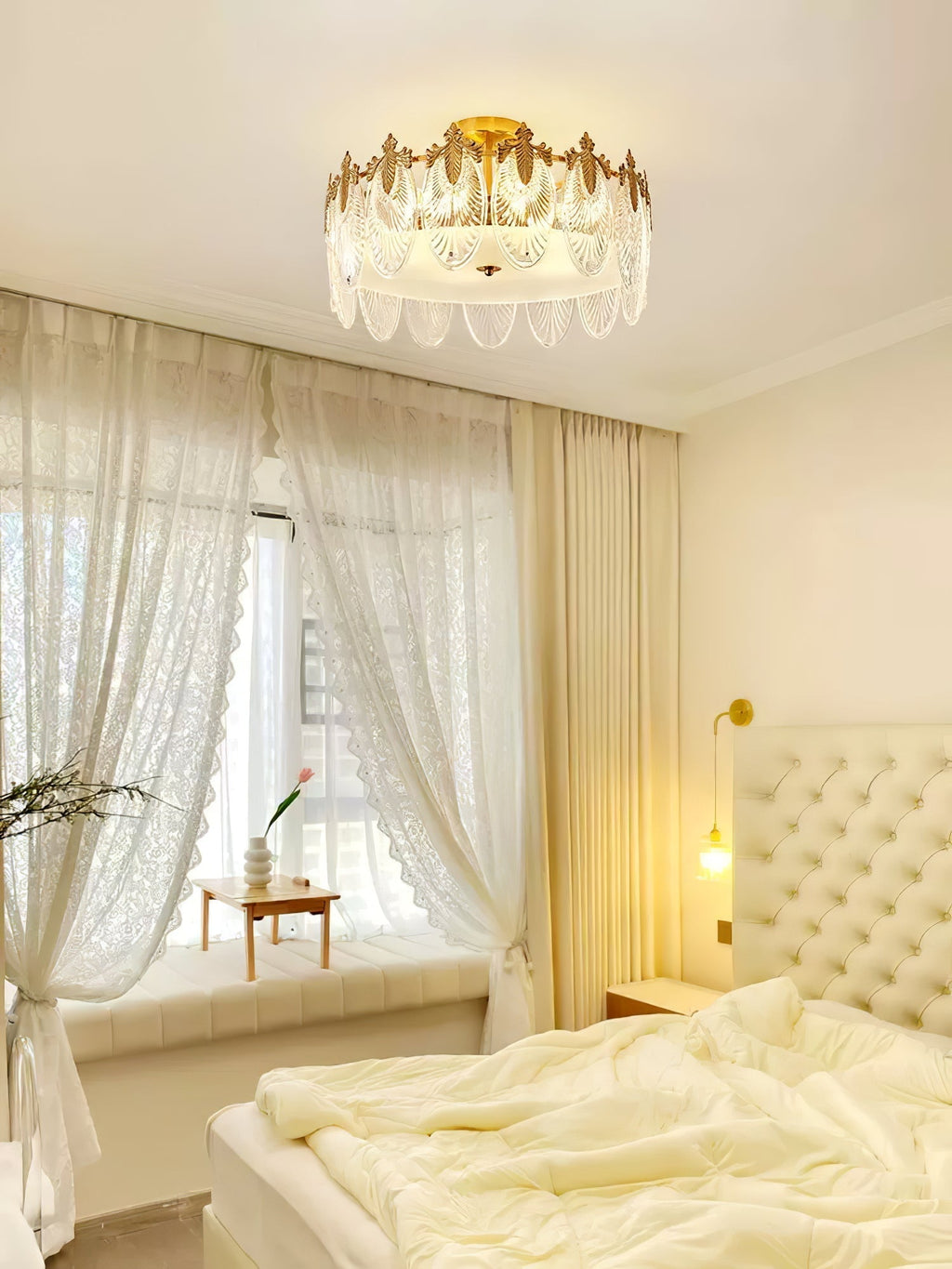 Lustra Chandelier Glass Petals Gold Frame Round
