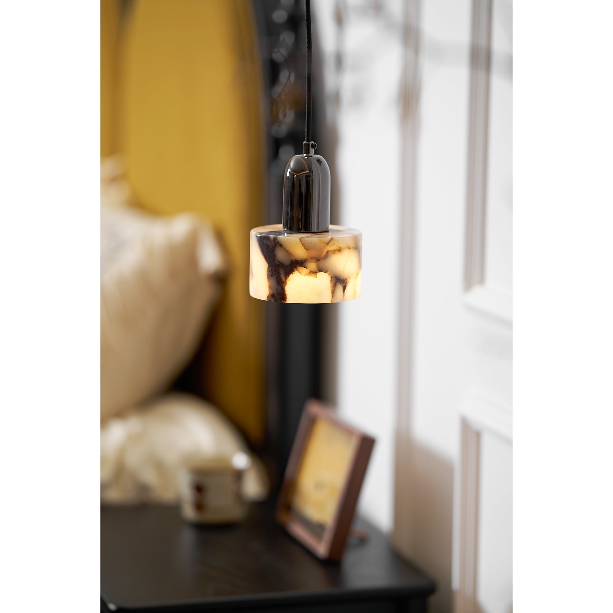 Flair Modern Minimalist Marble Pendant Lamp