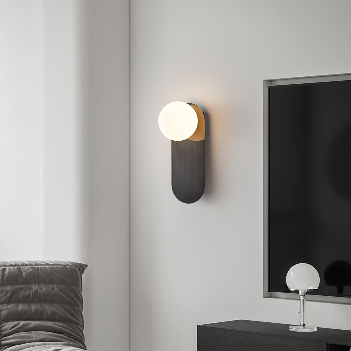 Isoren Flat Base Globe Brass Glass Sconce Wall lamp