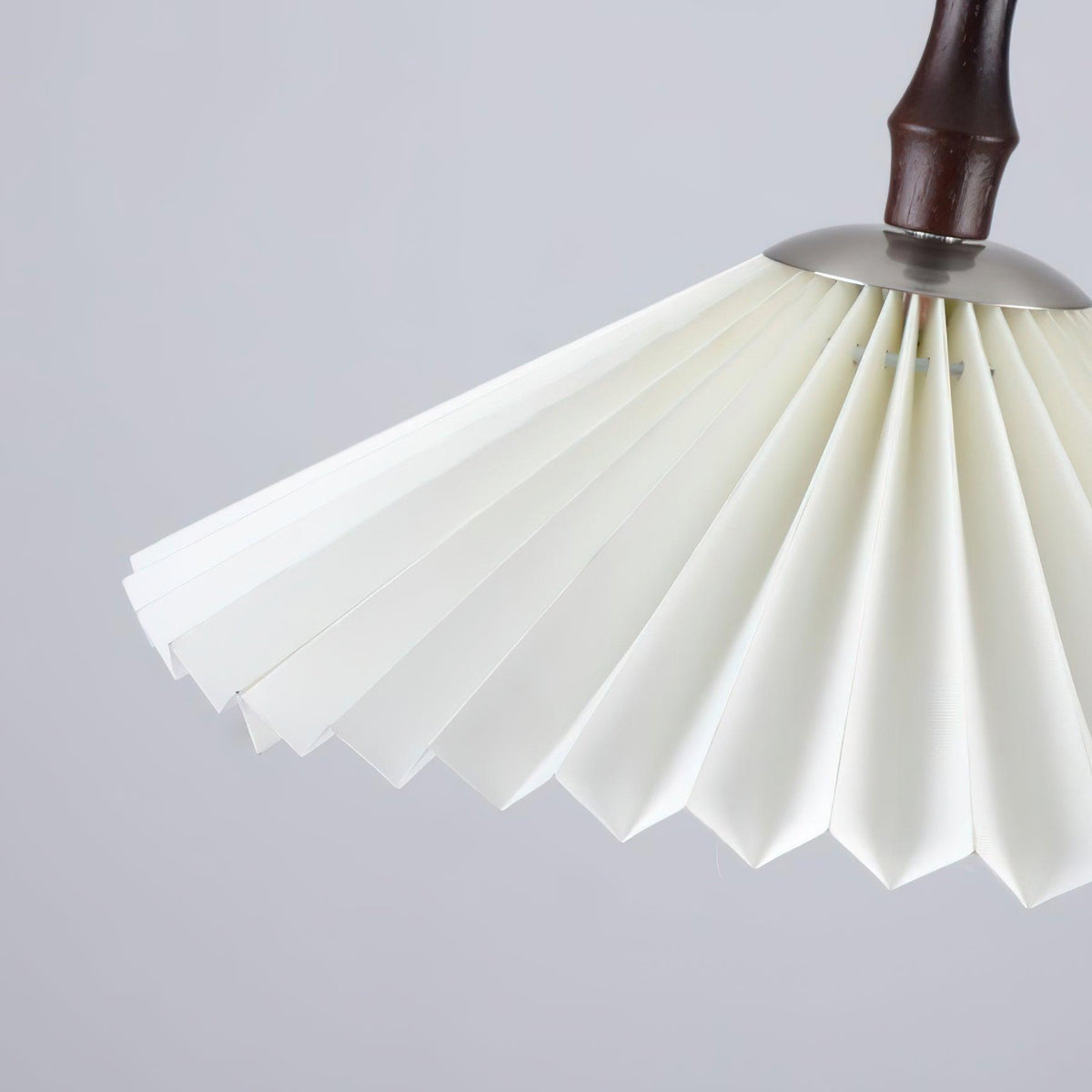 Petal Fashion Wood Pendant Lamp