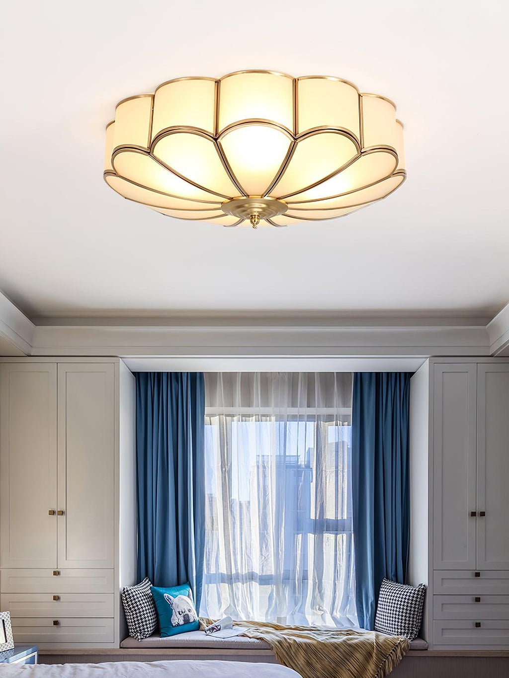 Lustra Ceiling Light Flower Shape Glass Brass