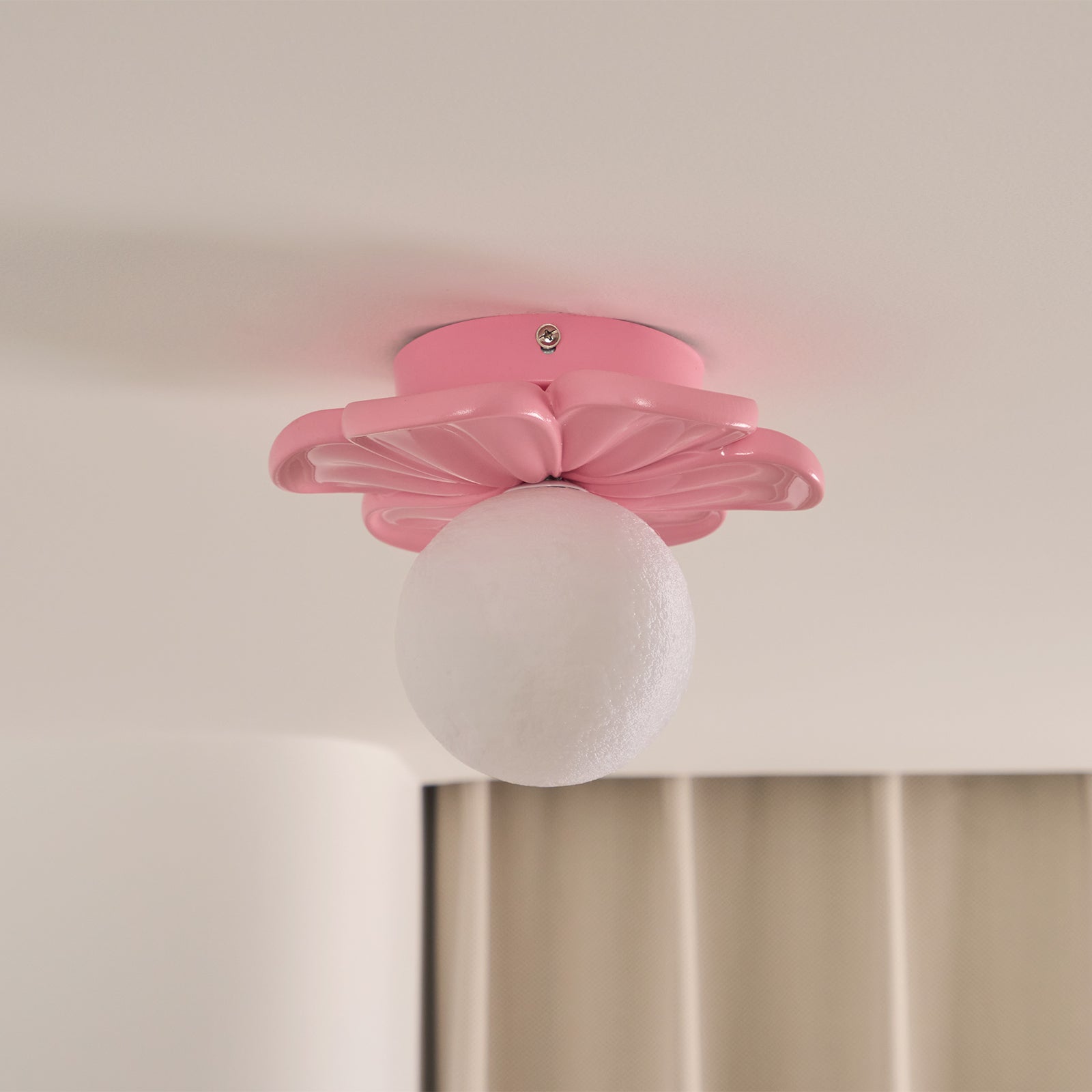Quip Individual Creativity Bloom Flower Resin Ceiling Lamp