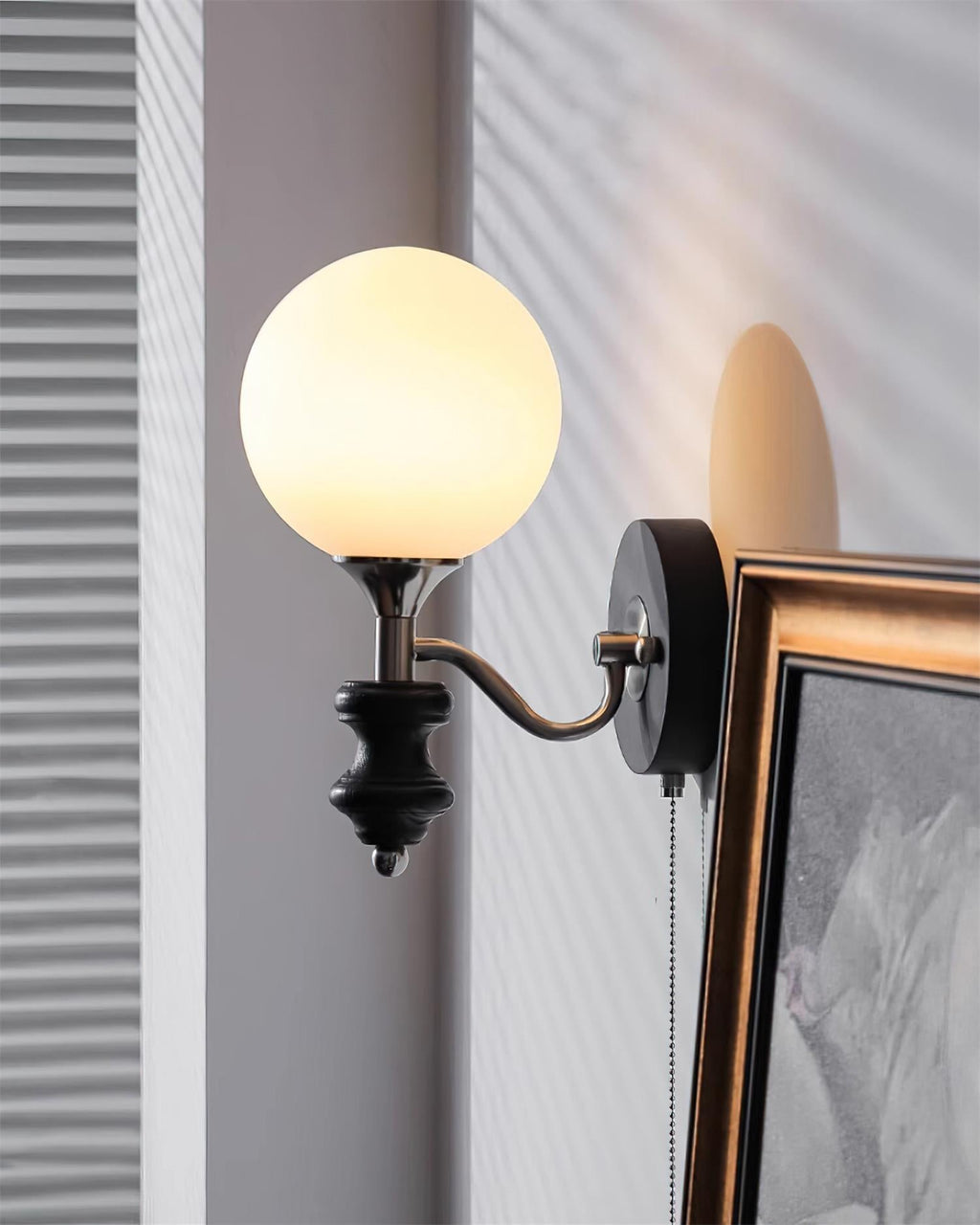 Duvin Frosted Glass Vintage Wall Lamp