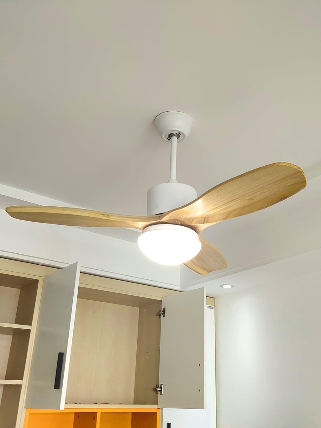 Utalis Elegance Natural Ceiling Fan Light