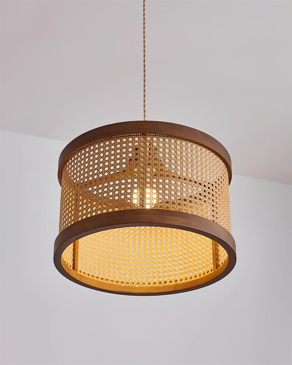 Gudon Woven Rattan Pendant Lamp