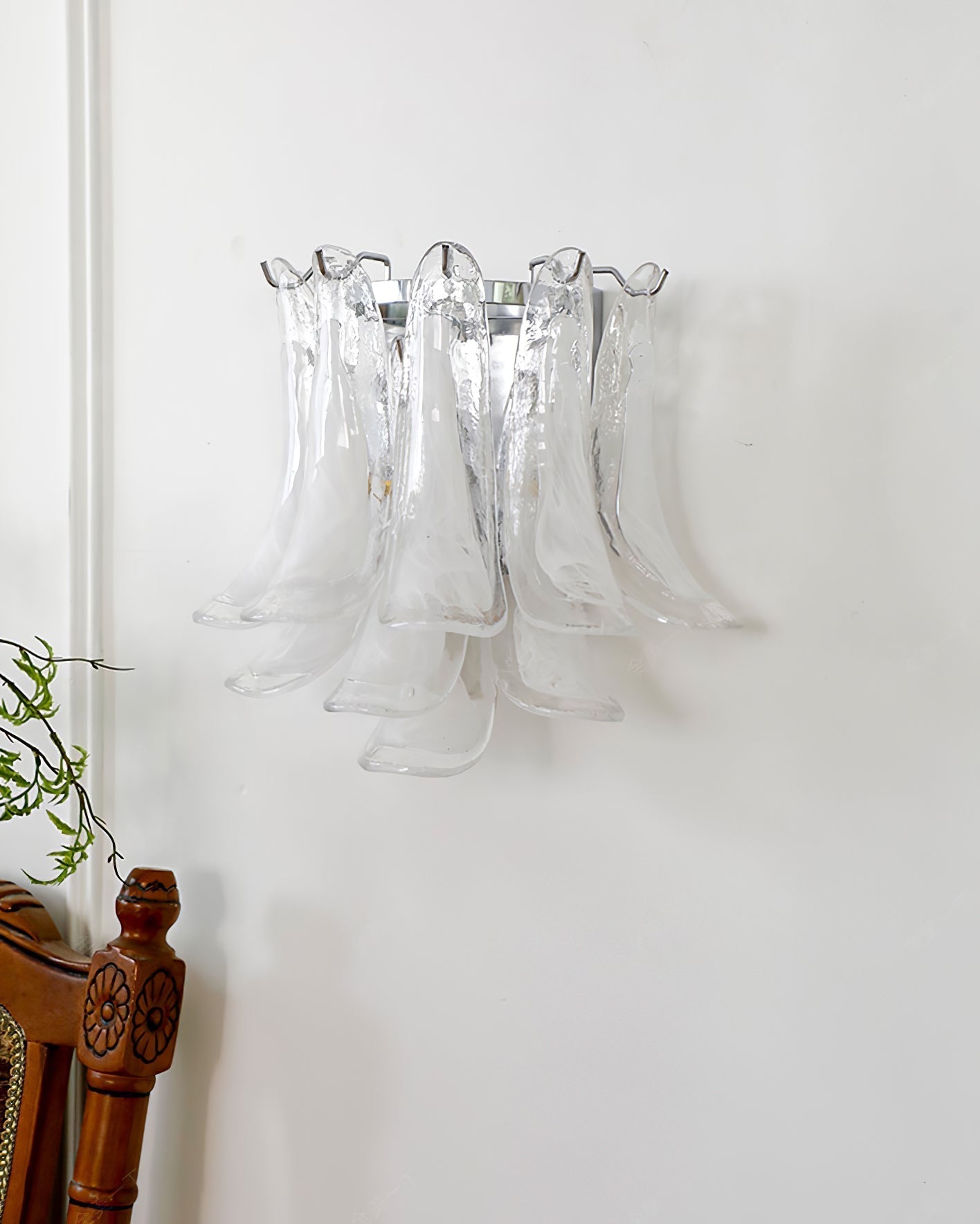 Aurora Wall Lamp Petal Glass Horseshoe Shaped Minimalist