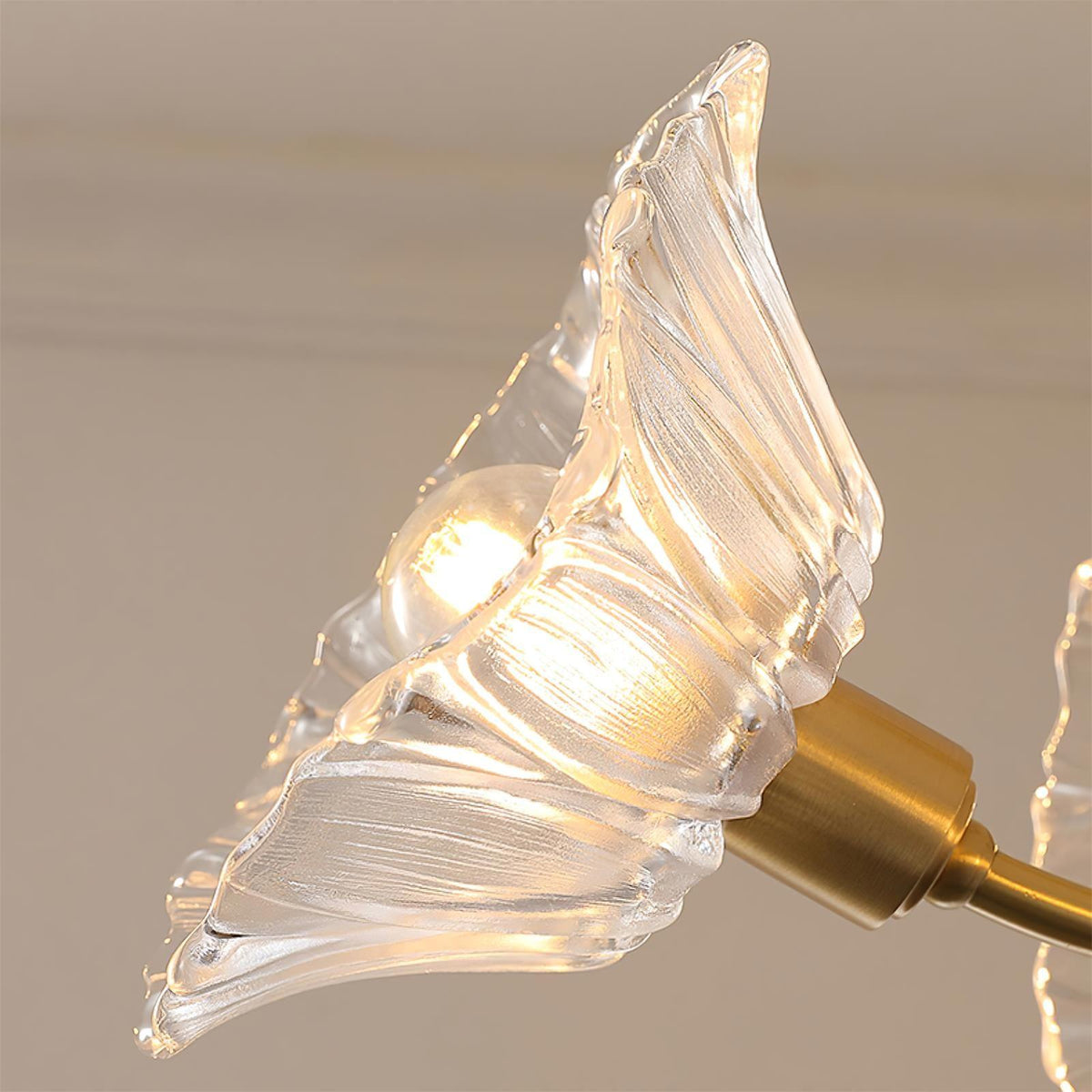 Lustra Chandelier Flower Glass with Brass Finish