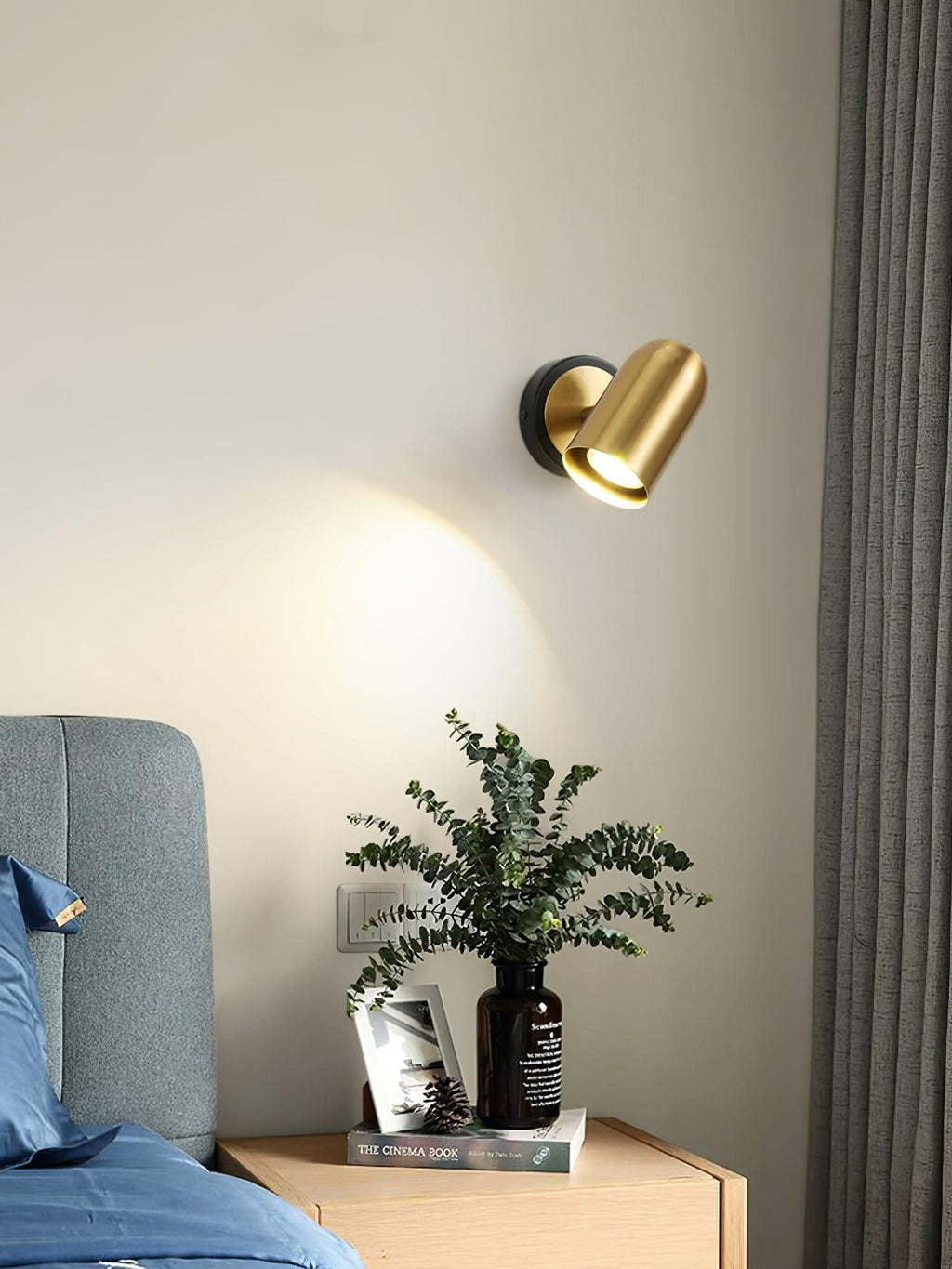 Fighter Modern Minimalist Gold Wall Lamp