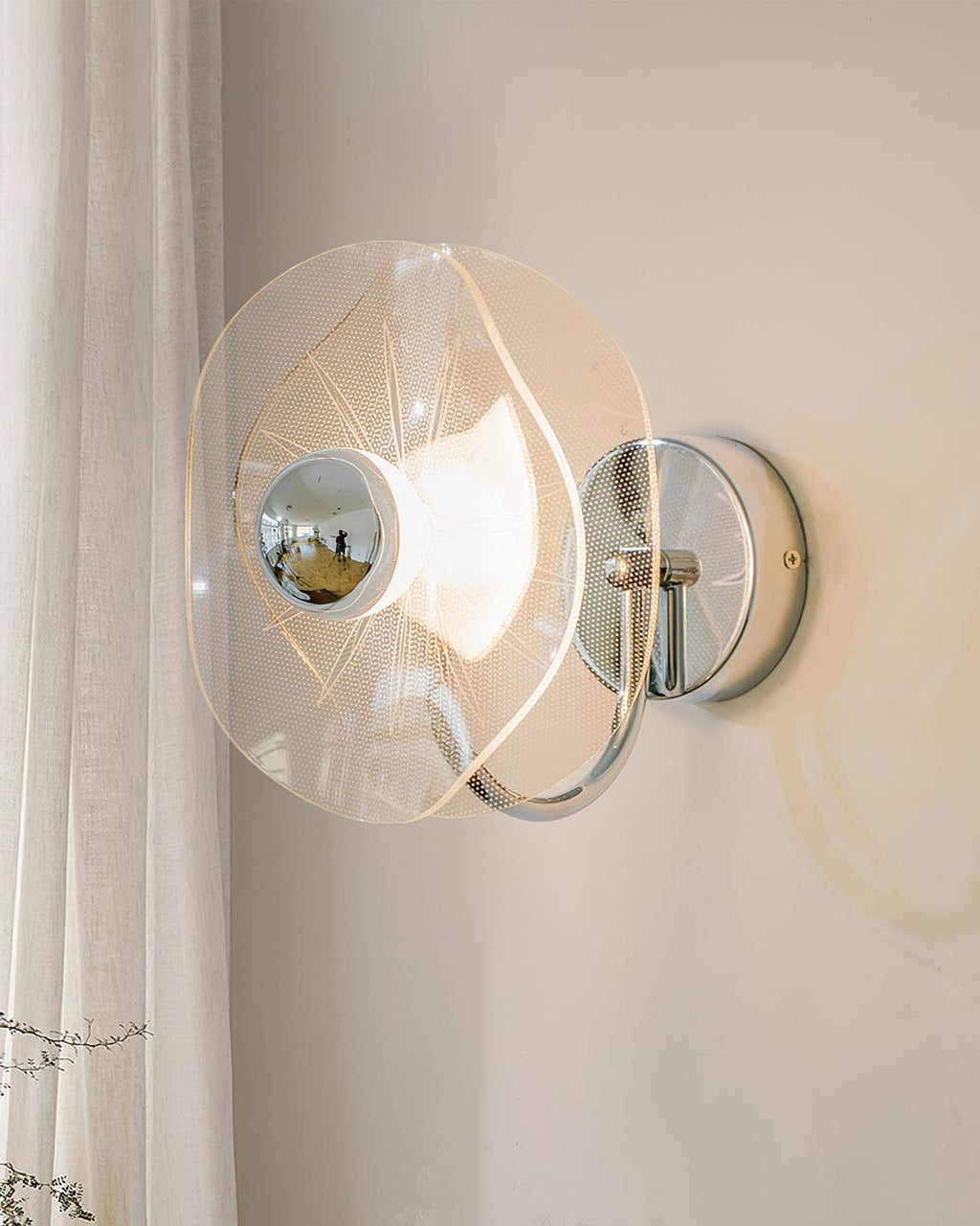 Lotus Wall Lamp Acrylic Disc