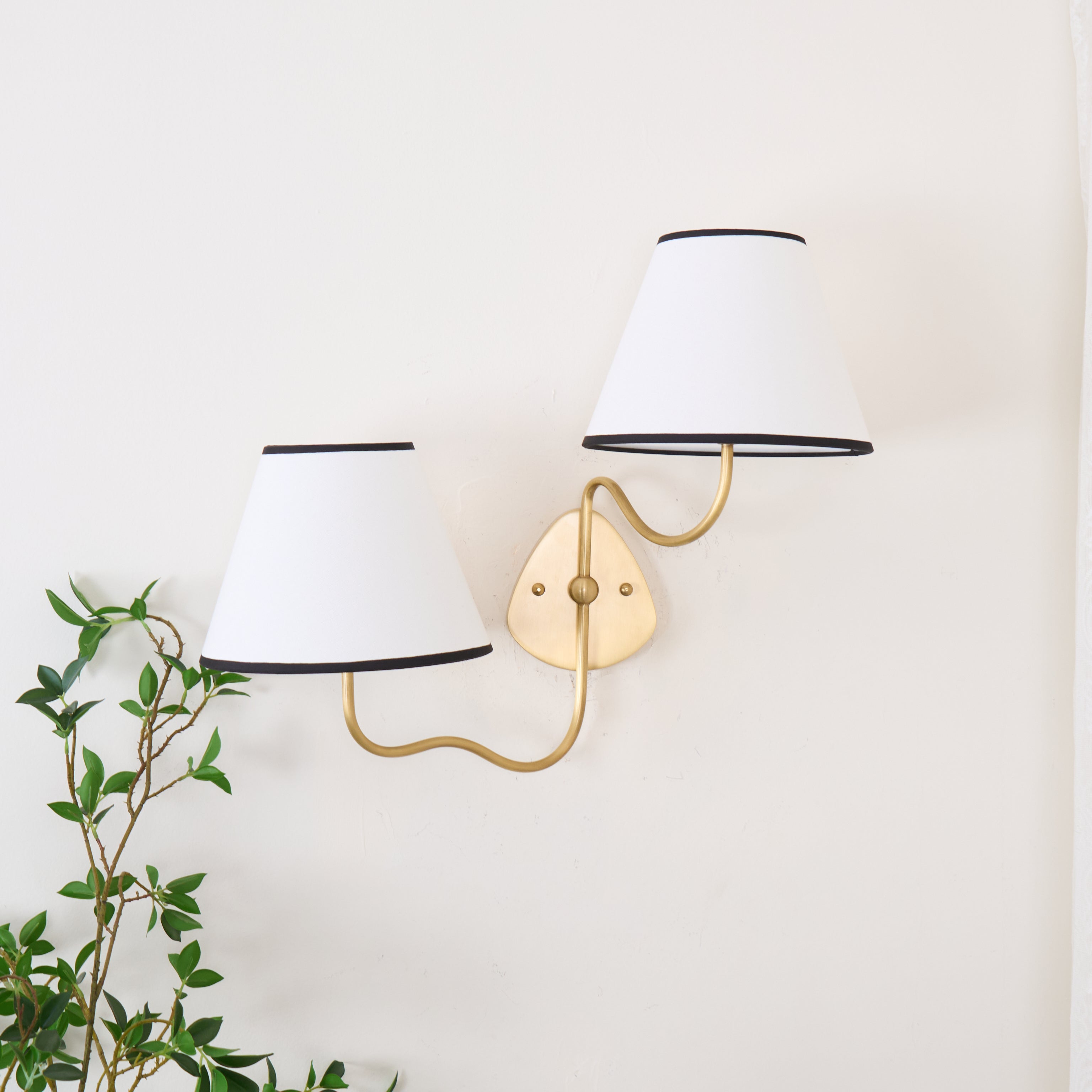 Evynor Vintage Industrial Brass Fabric Wall Lamp