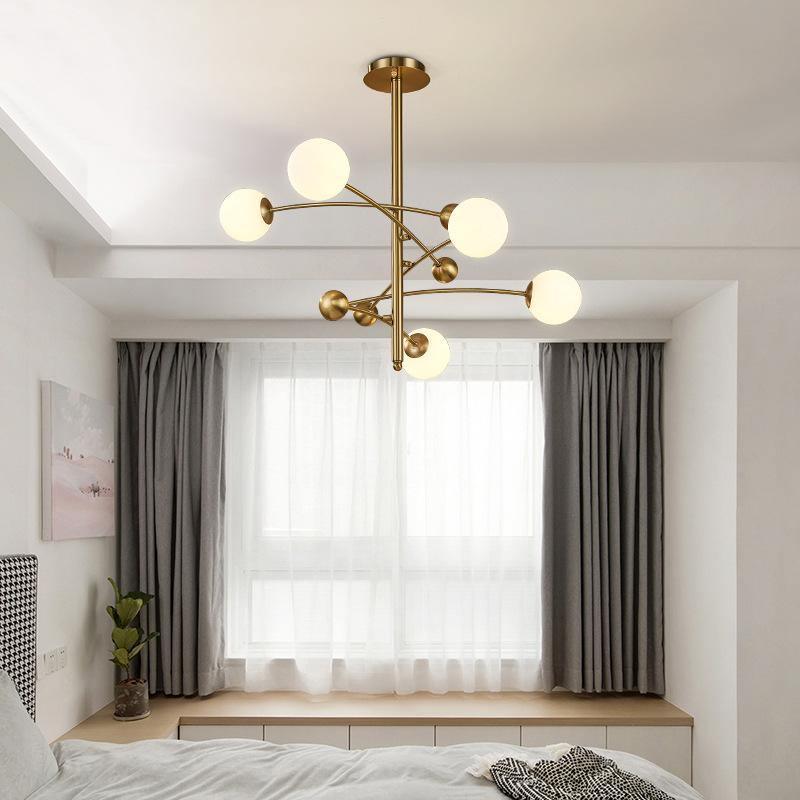 Lustra Chandelier Brass Vertical Beam Globe