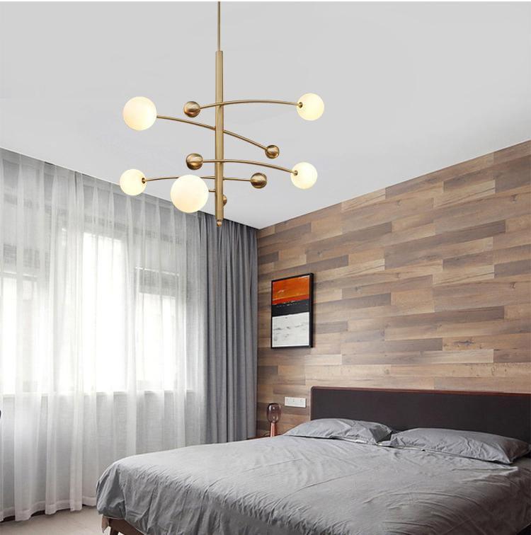 Lustra Chandelier Brass Vertical Beam Globe