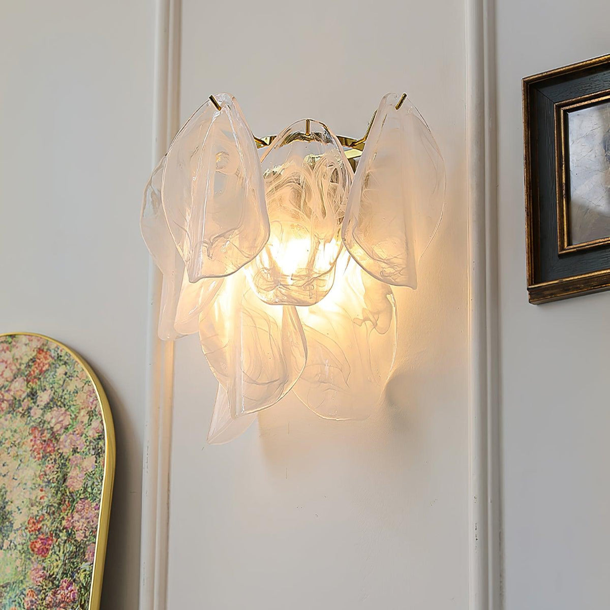 Evelo Petal Glass Wall Lamp