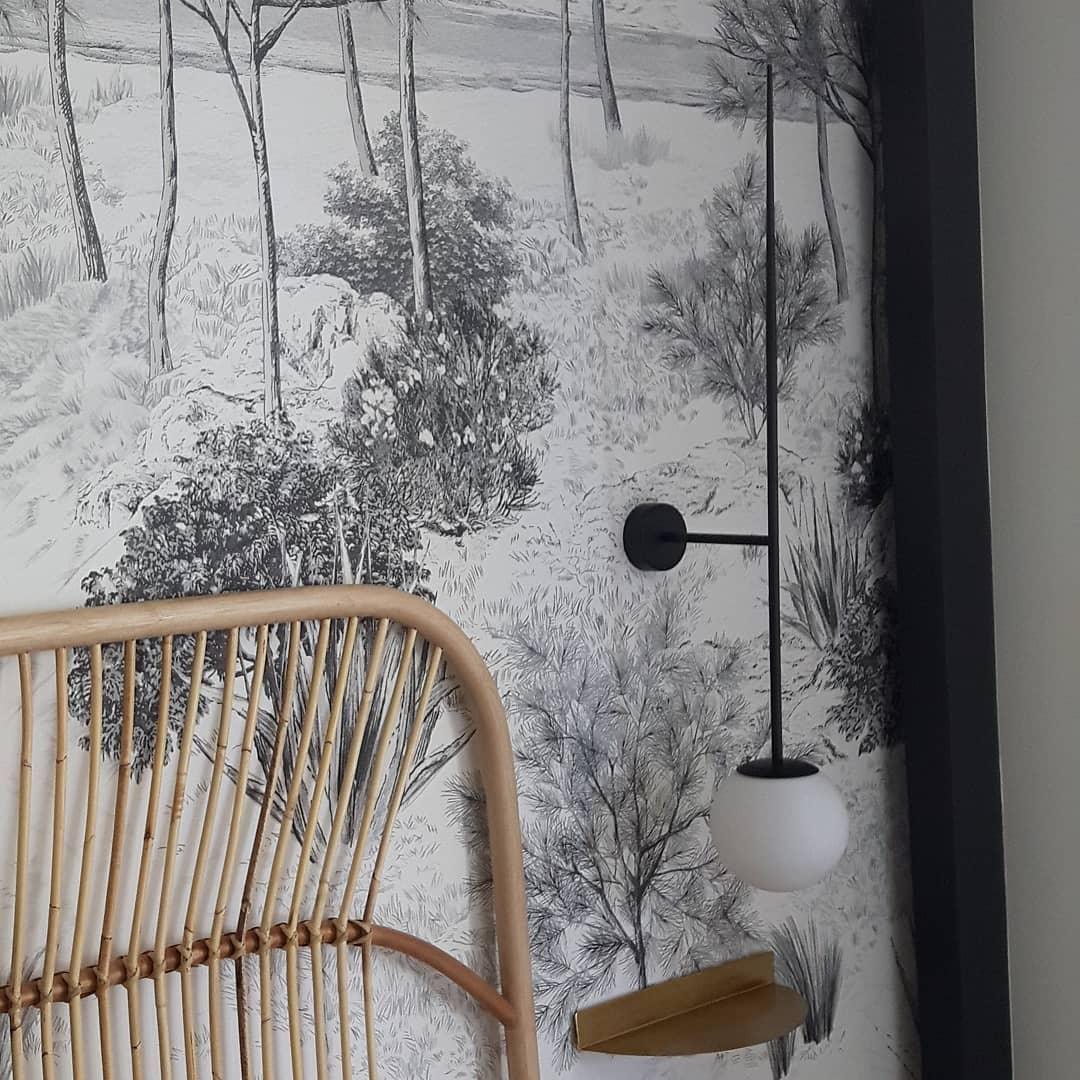 Gizmo Modern Minimalist Mobile Glass Wall Lamp
