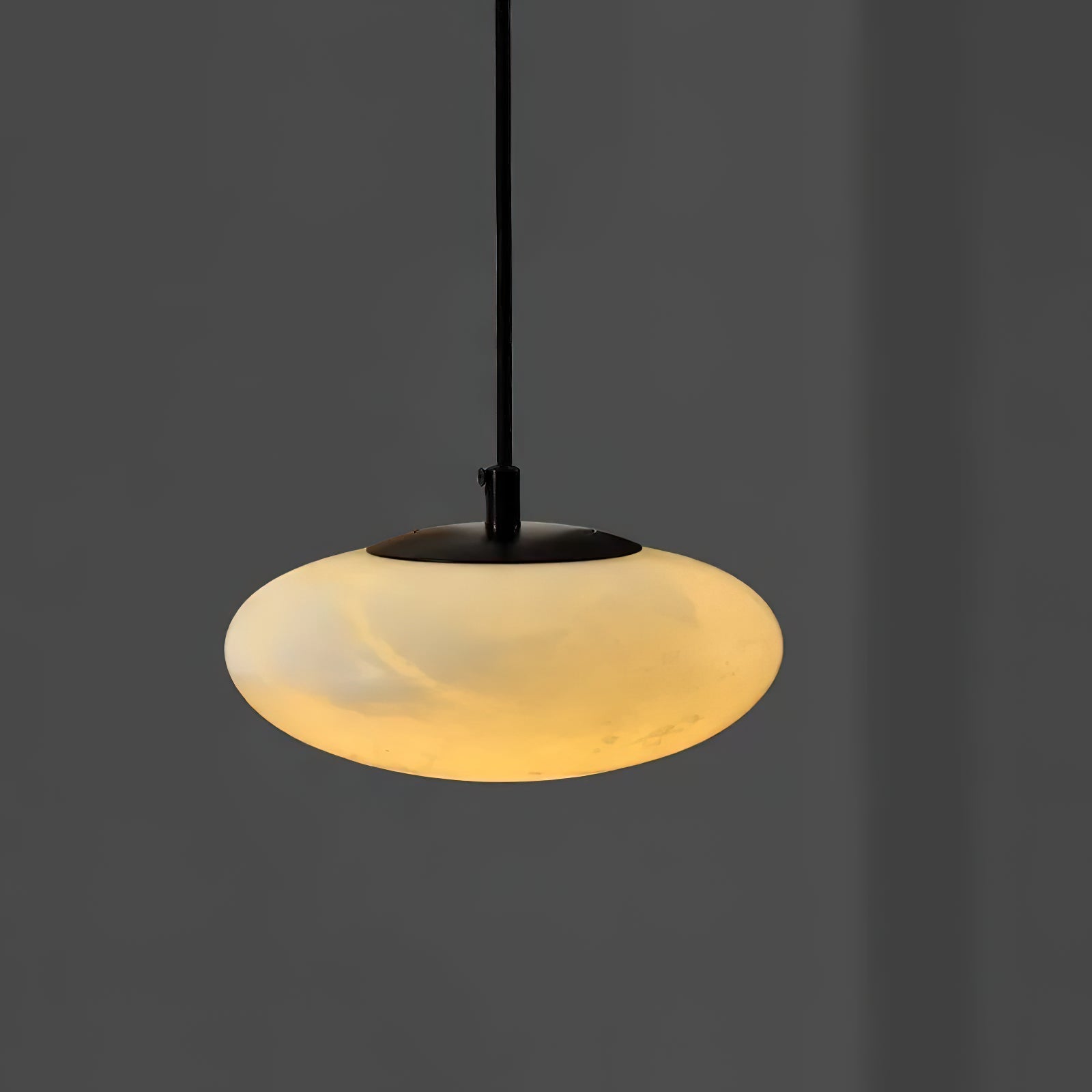 Cuthean Modern Minimalist Brass Alabaster Pendant Lamp