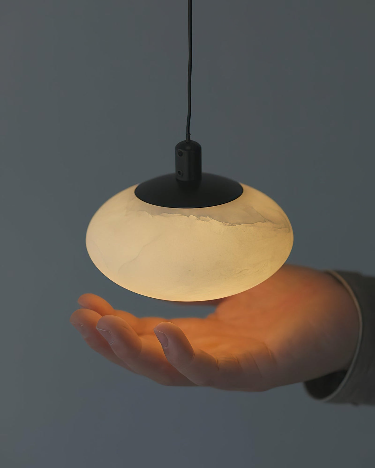 Cuthean Modern Minimalist Brass Alabaster Pendant Lamp