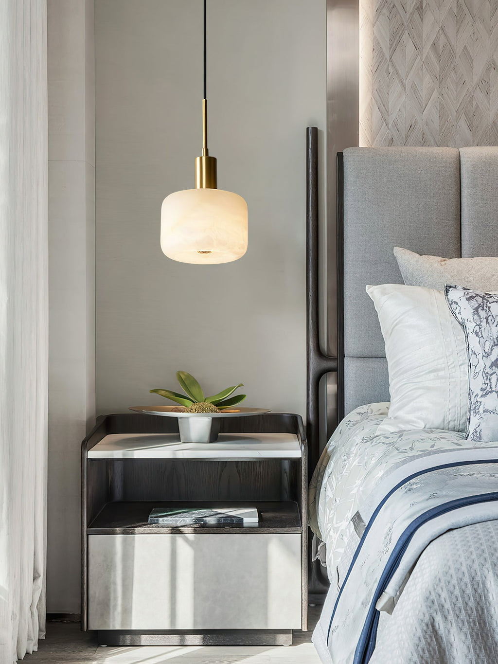 Eliriel Natural Small Alabaster Pendant Light