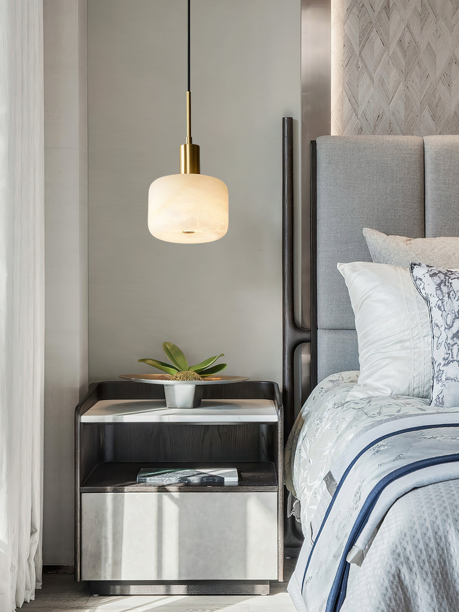 Eliriel Natural Small Alabaster Pendant Light