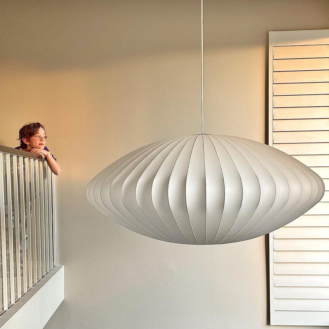 Alvaris White Modern Pendant Light