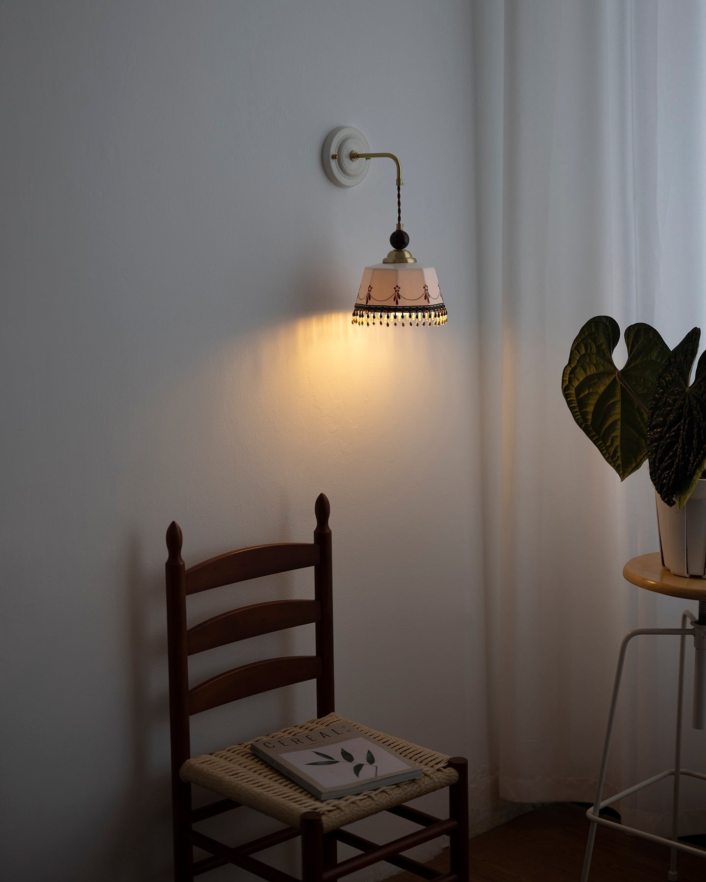 Noemi Wall Lamp Vintage Floral Elegance