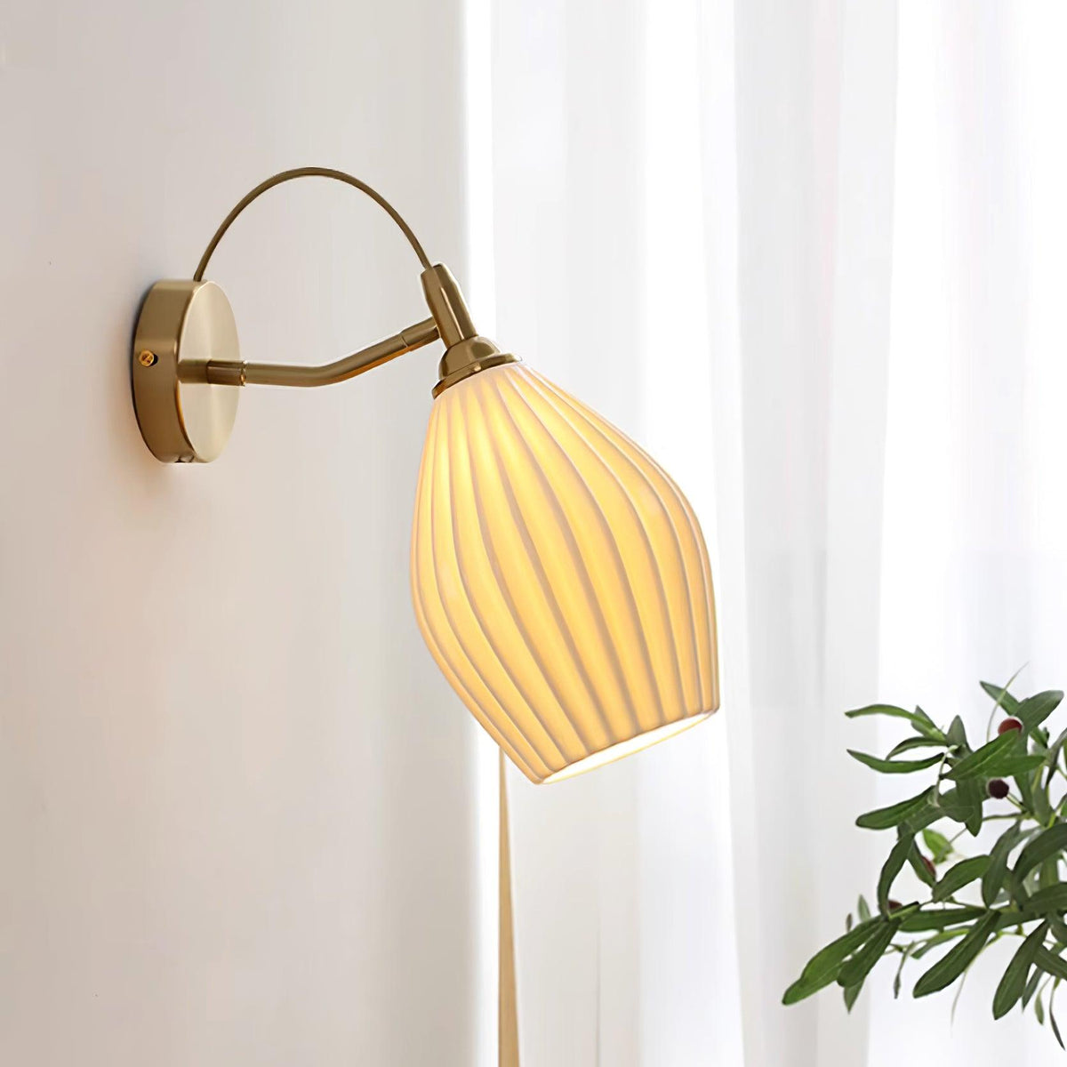 Amira Ceramic Wall Lamp