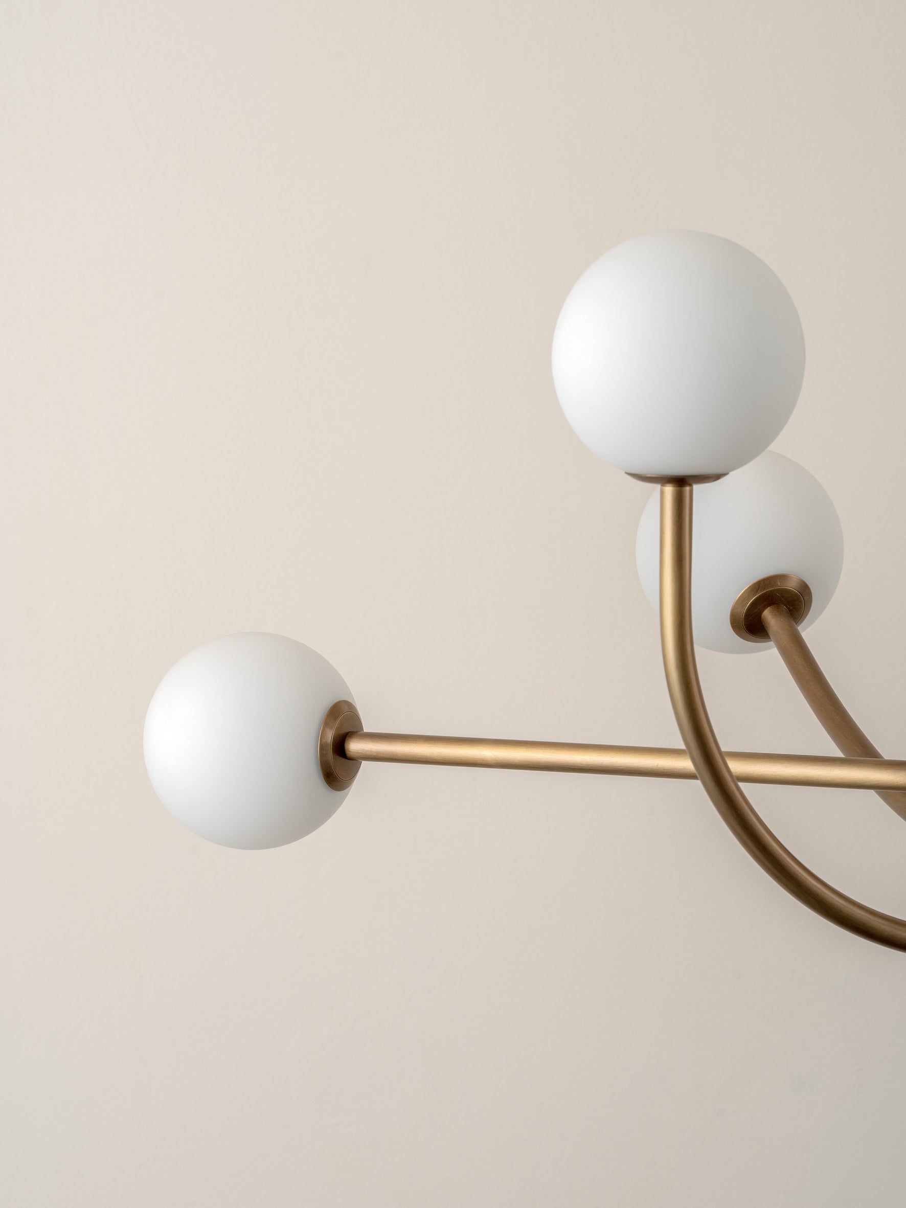 Ilvelia Modern Minimalist Brass Glass Chandelier