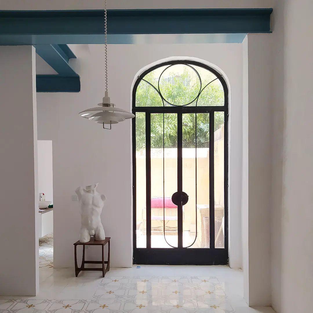 Arithra Aluminum Glam Pendant Lamp