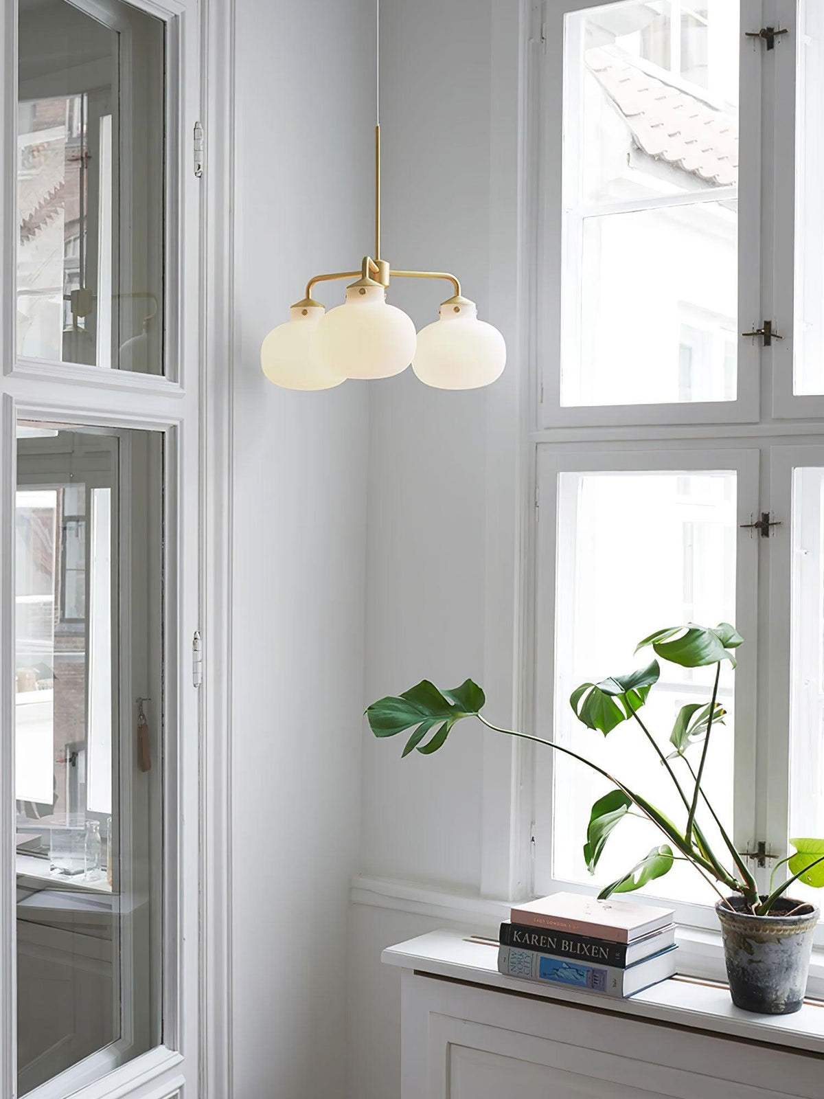 Halo Contemporary Glass Pendant Lamp