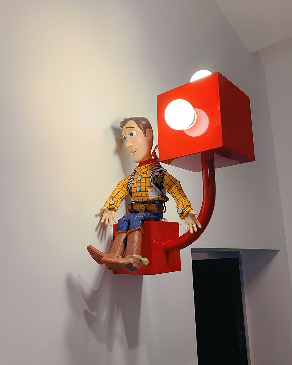 AvantCube Red Wall Lamp