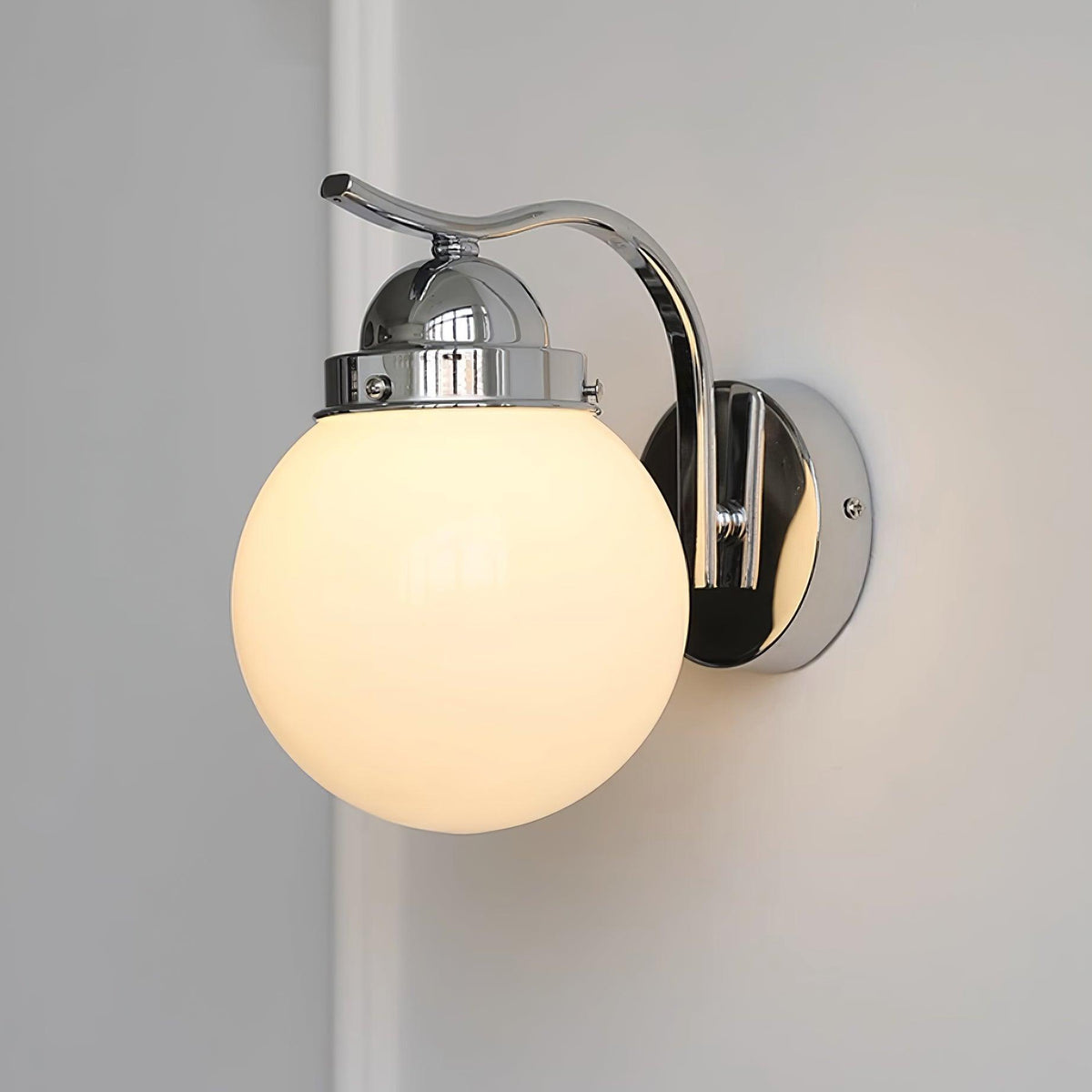 Saturn Classic Globe Wall Lamp